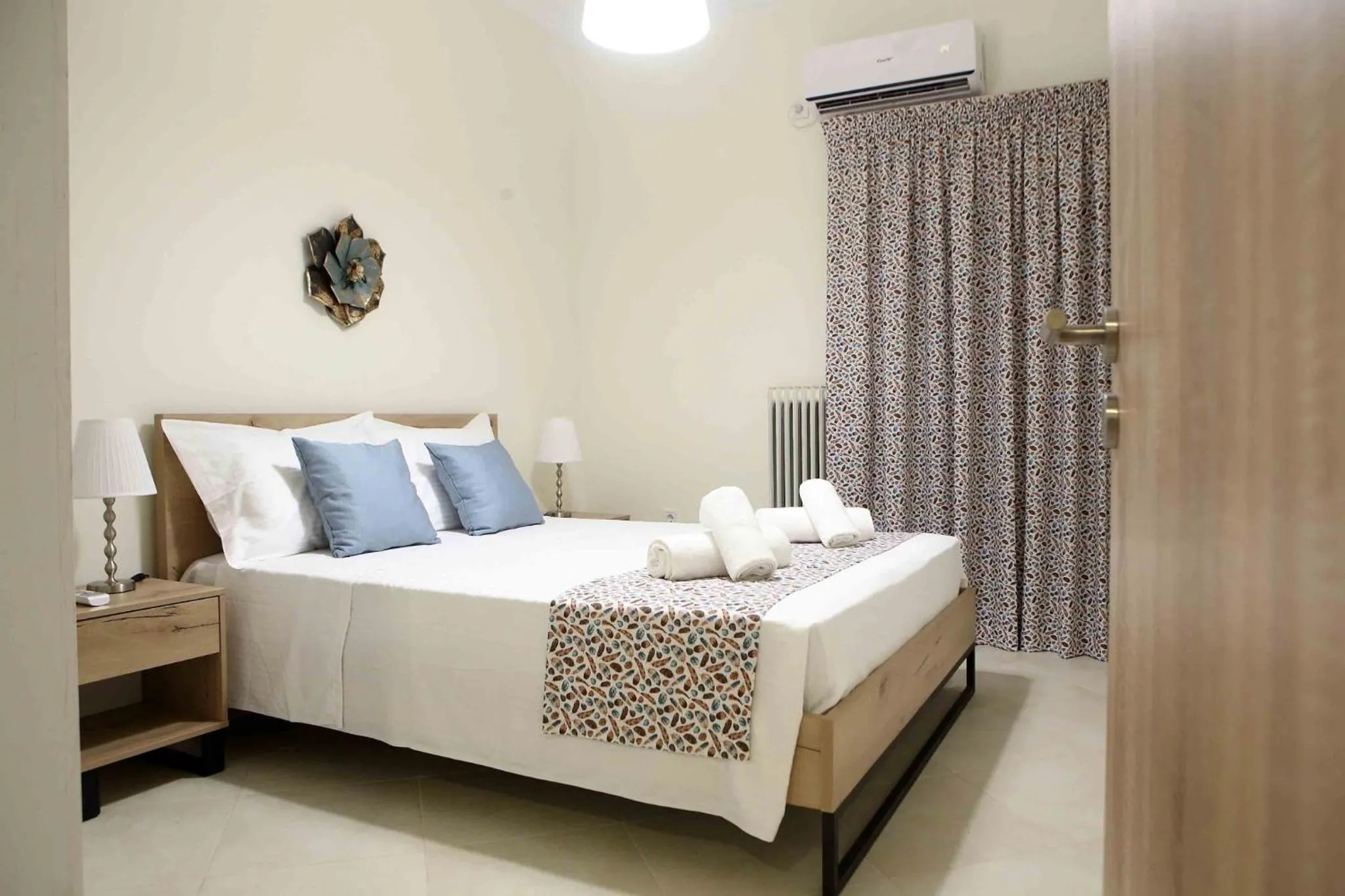 Bed in Best House, Anakreontos, Perivolaki, Nikaia, P...
