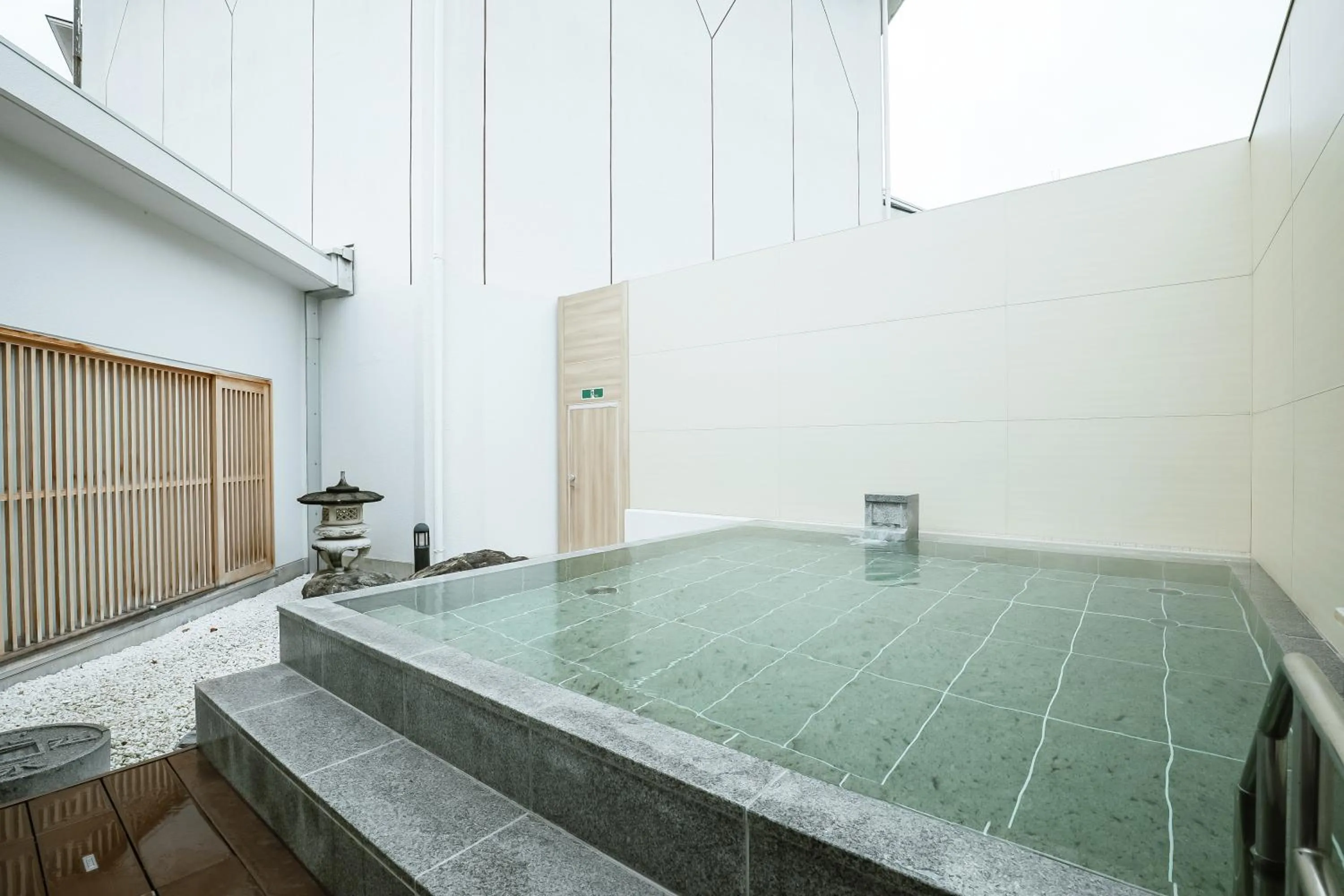 Open Air Bath in KAMENOI HOTEL Kanonji