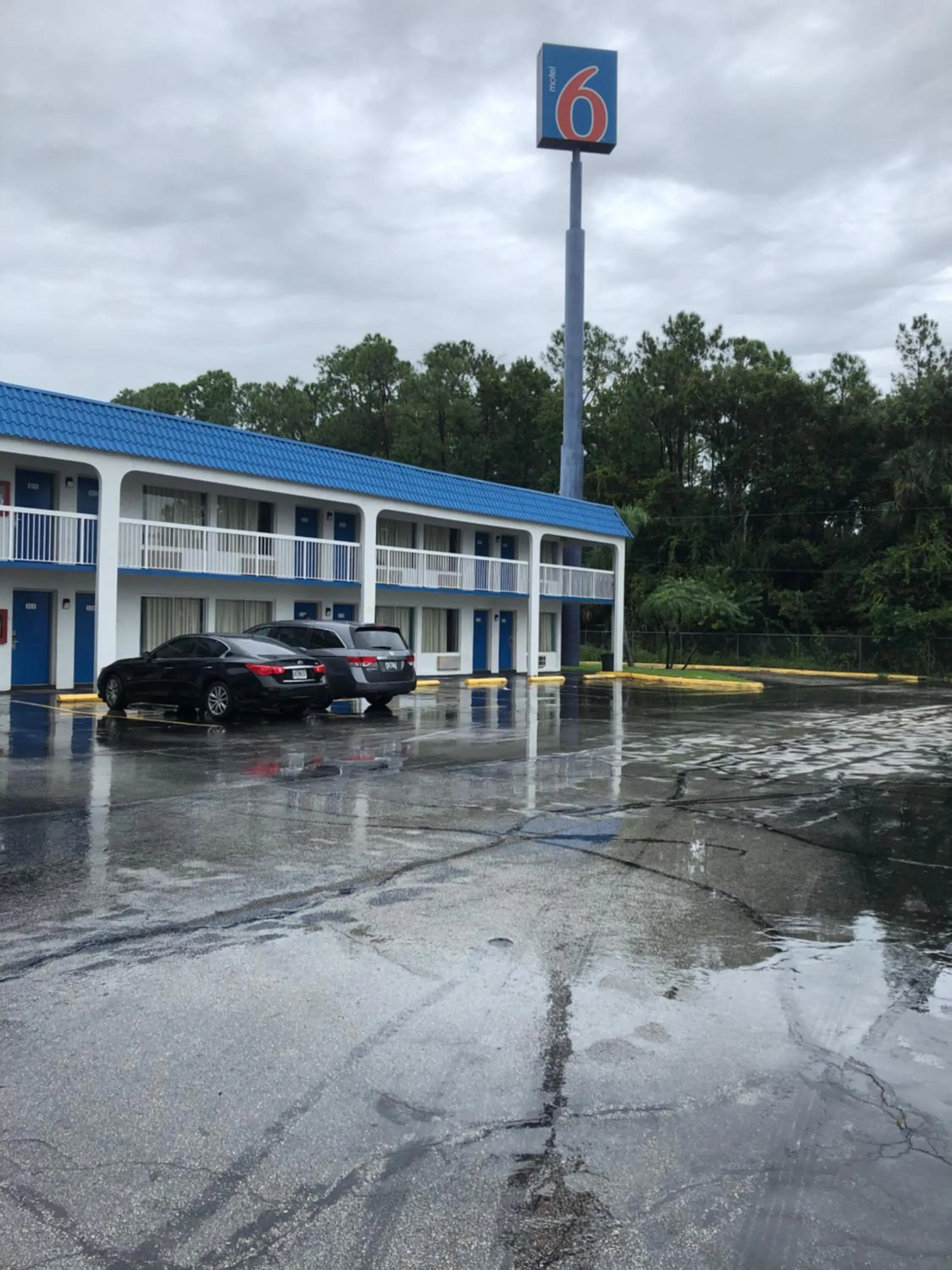 Property building in Motel 6-Daytona Beach, FL - Speedway