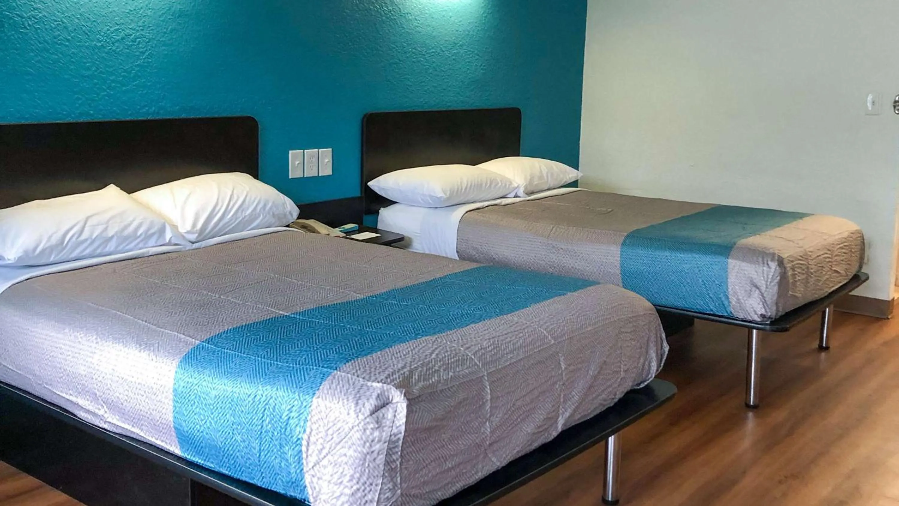 Photo of the whole room, Bed in Motel 6-Daytona Beach, FL - Speedway