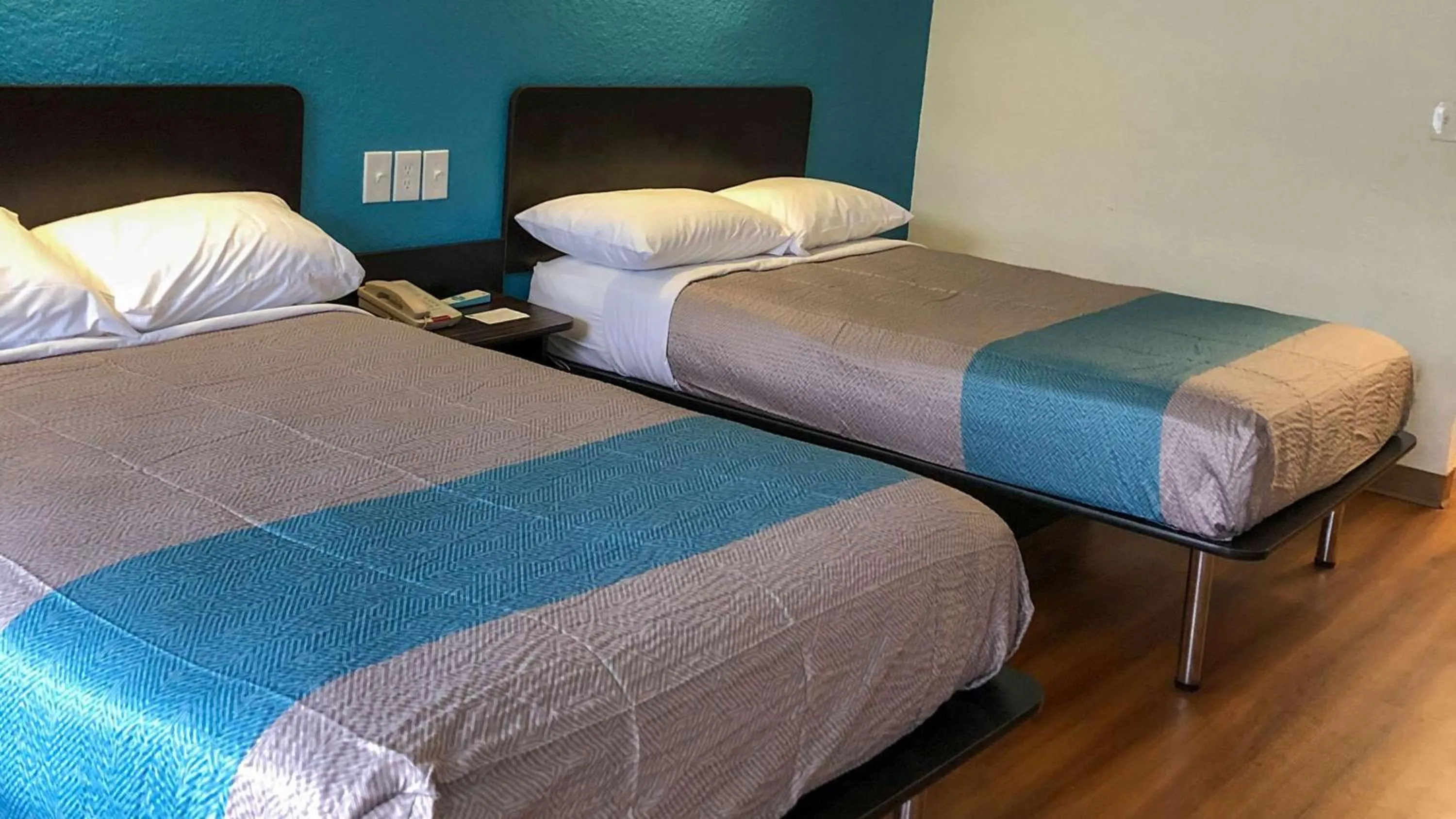 Photo of the whole room, Bed in Motel 6-Daytona Beach, FL - Speedway