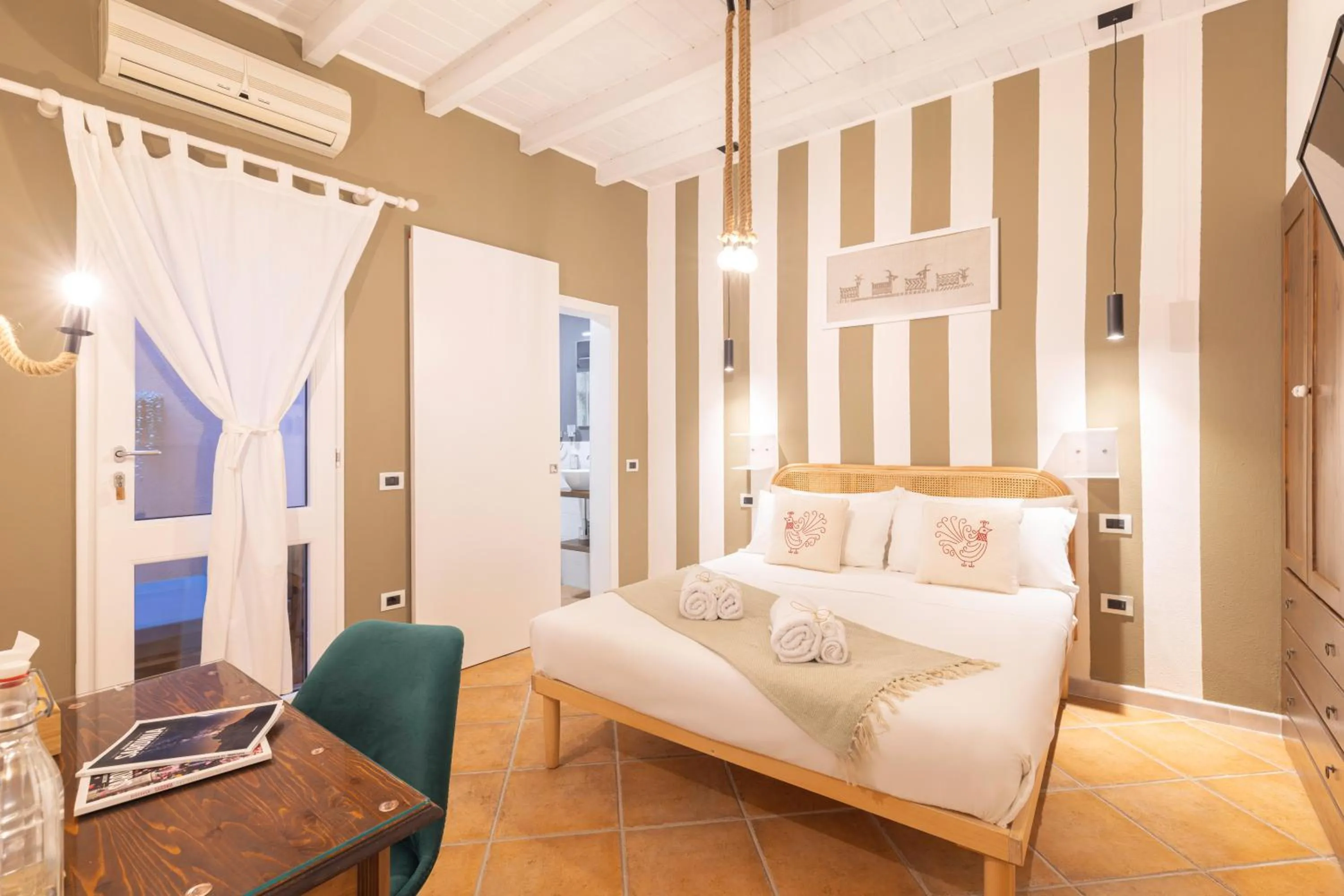 Bed in Cagliari Old Town B&B