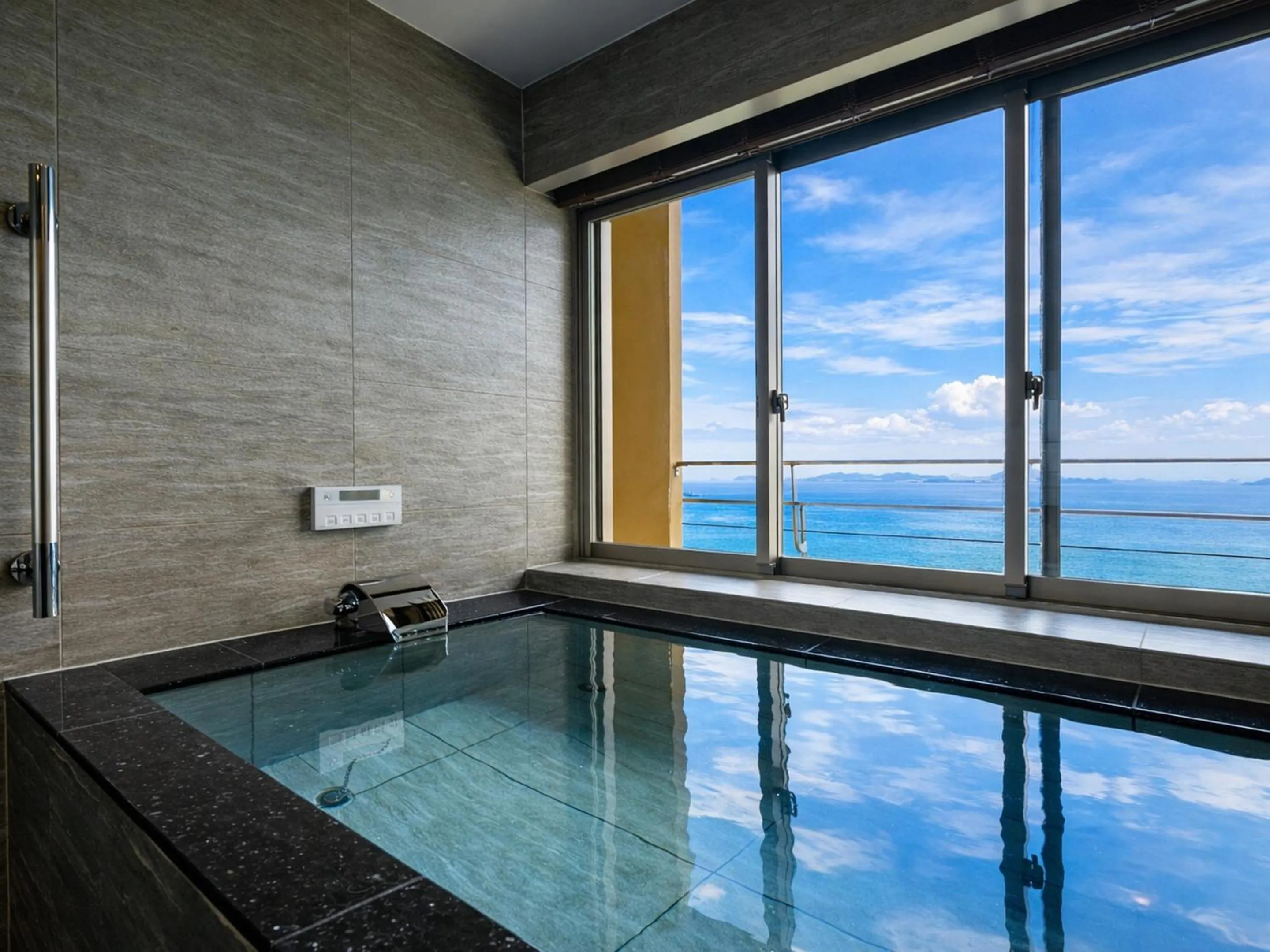 Photo of the whole room in KAMENOI HOTEL Ako