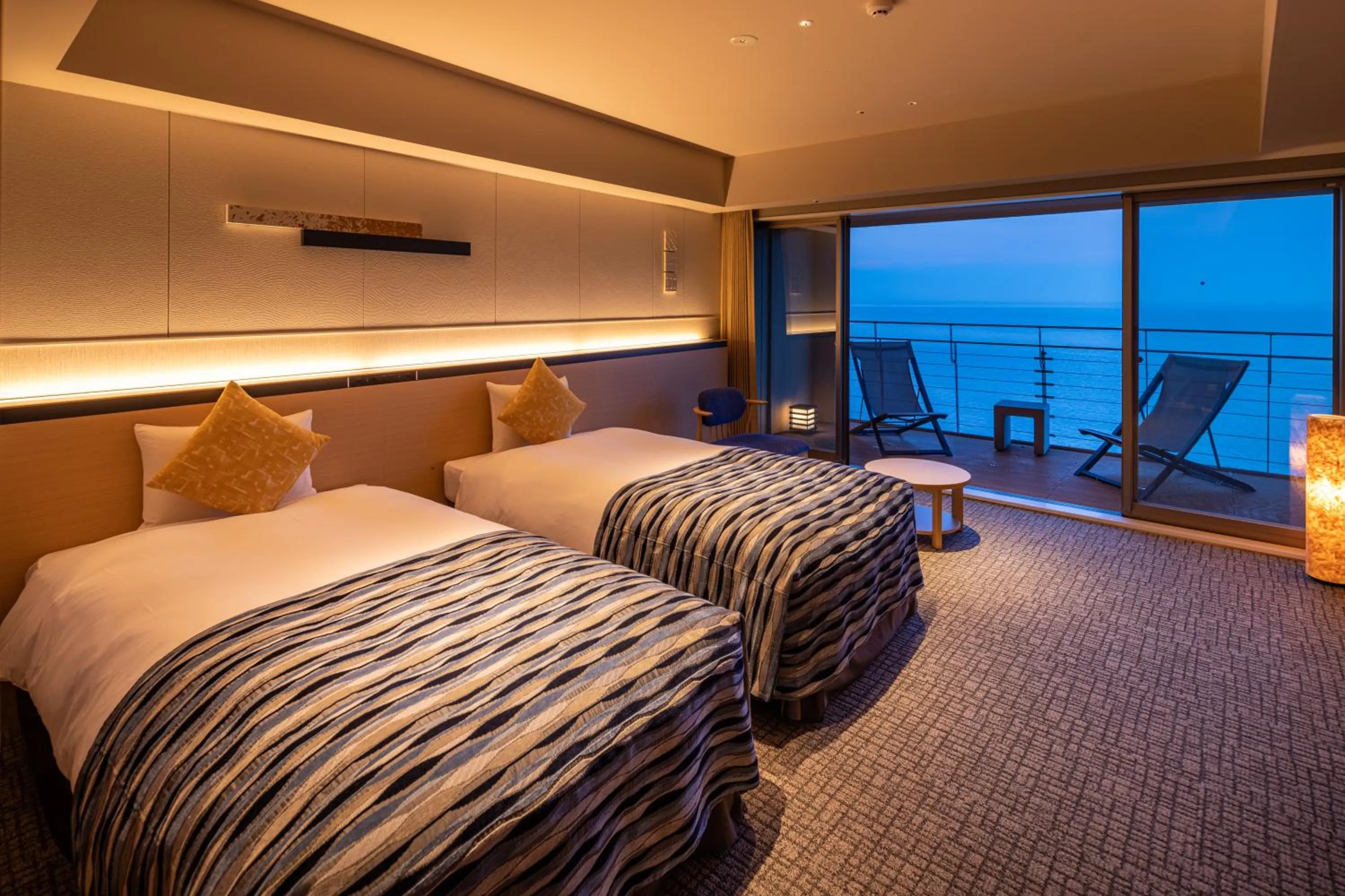 Superior Twin Room - single occupancy - Ocean View Top Floor with Shower Booth ＆ Deck in KAMENOI HOTEL Ako