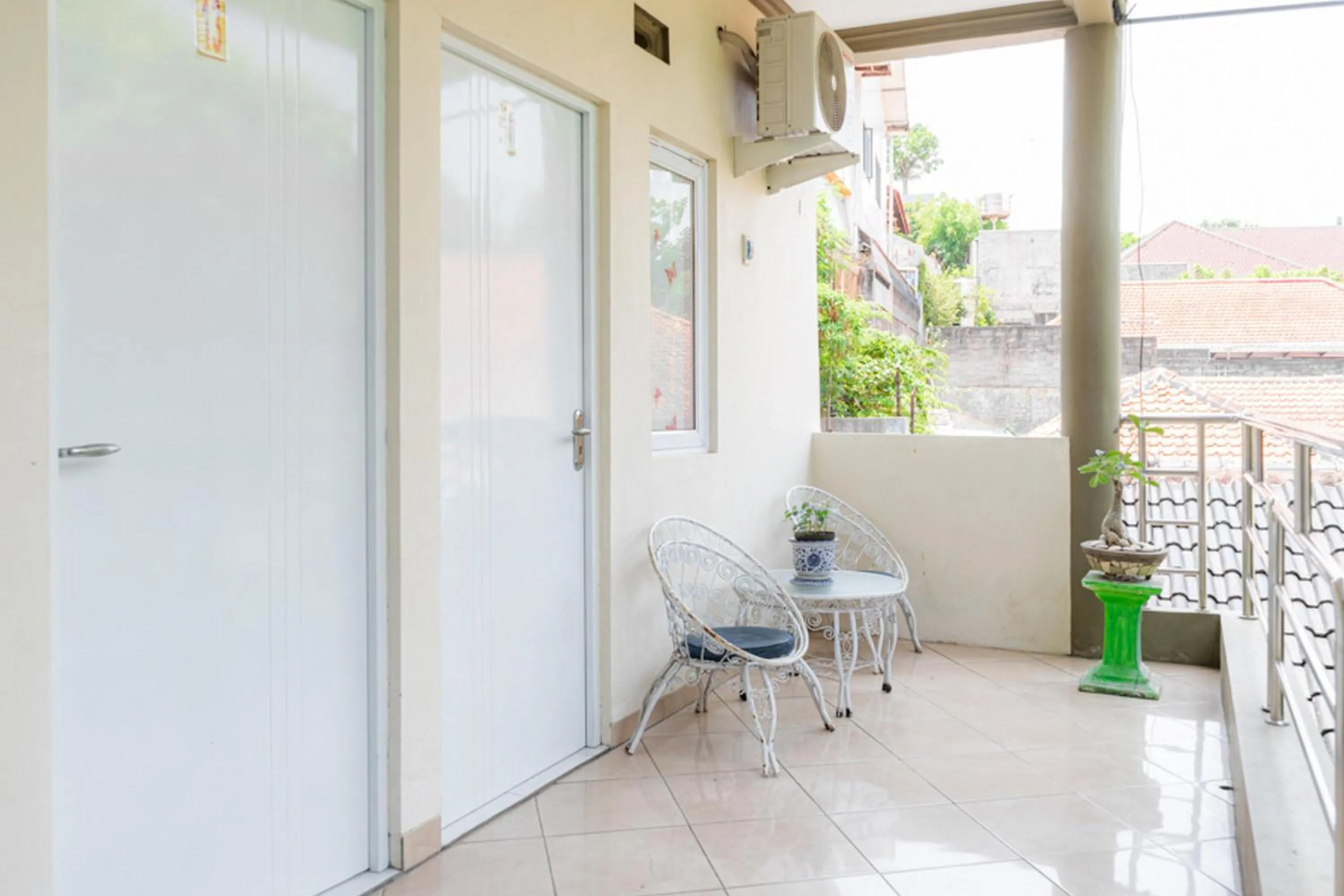 Balcony/Terrace in RedDoorz near Gajahmungkur Semarang