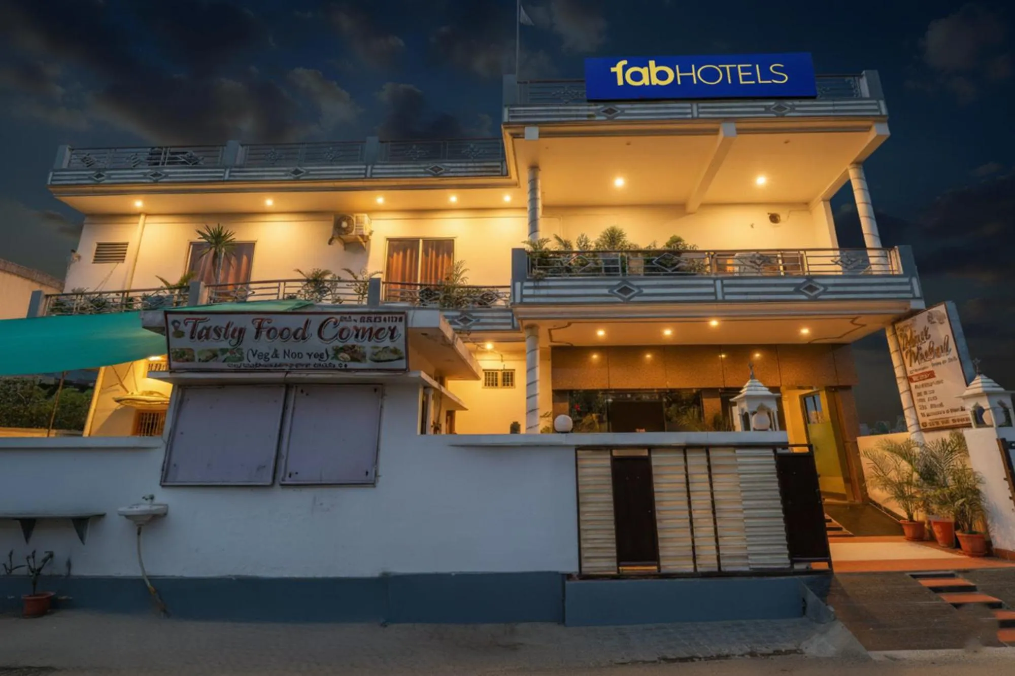 Property building in Via Moti Mahal - Sarnath museum