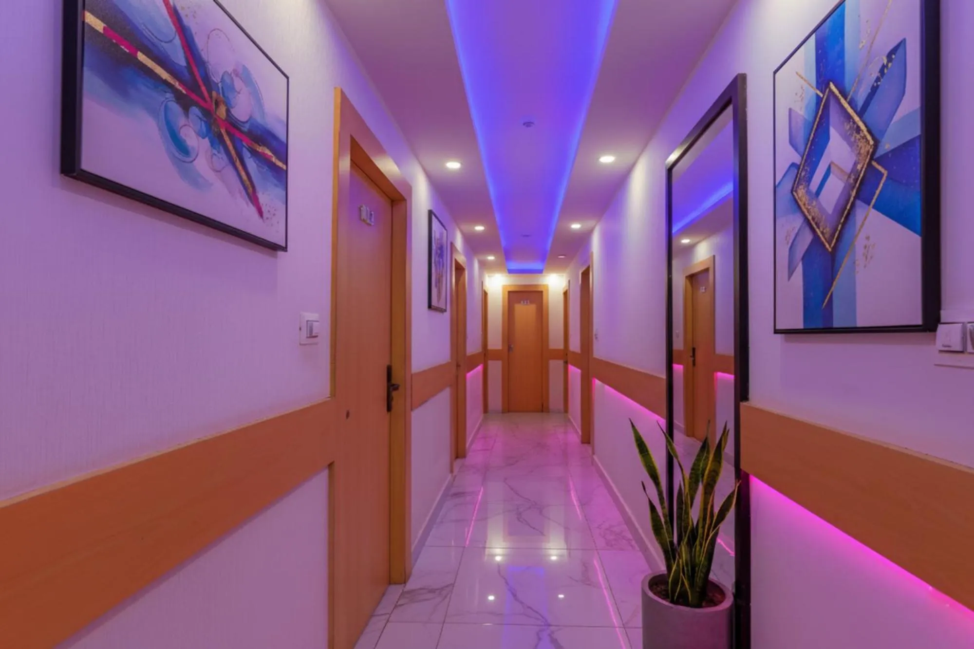 Lobby or reception in Via Moti Mahal - Sarnath museum