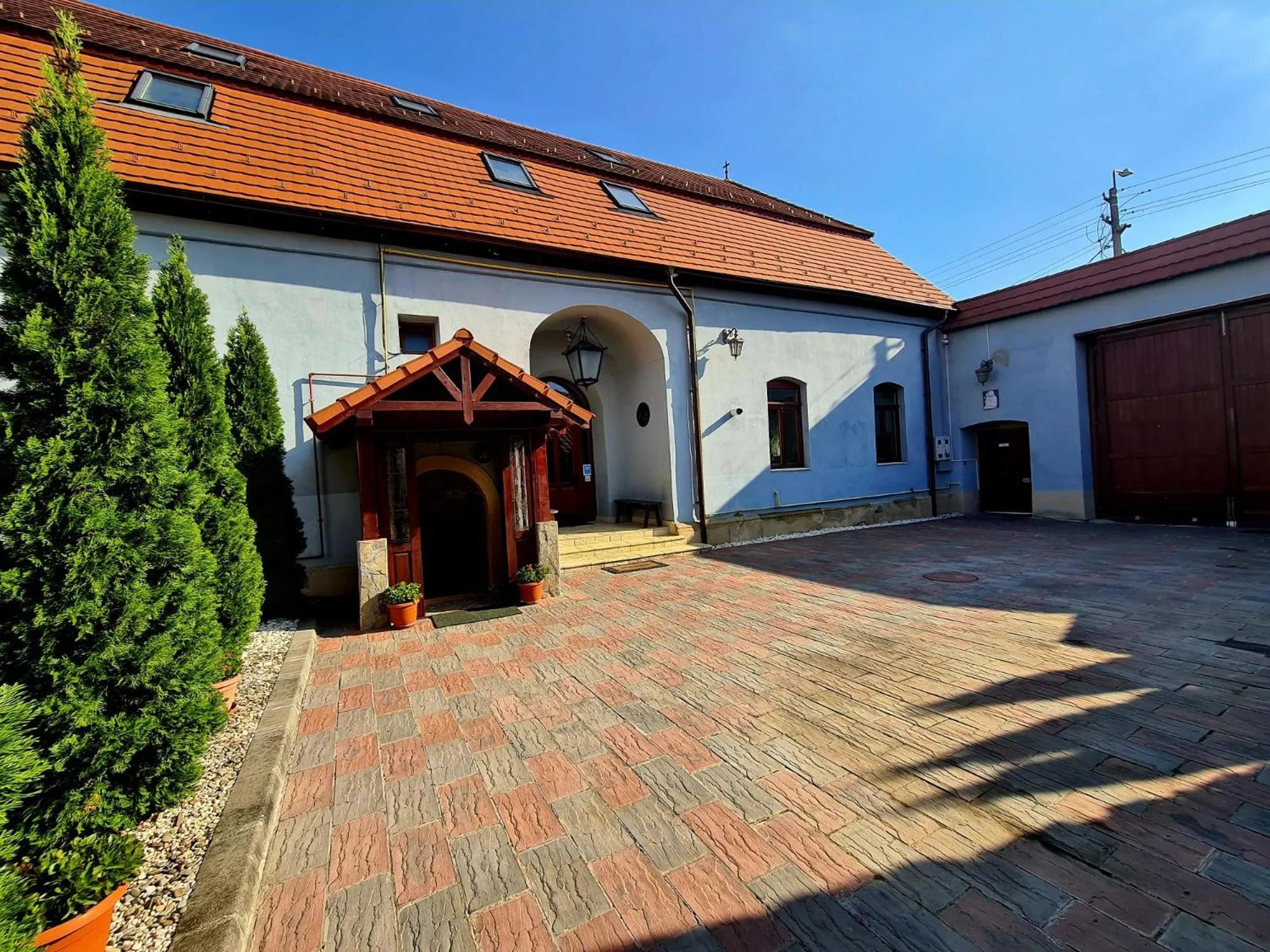 Property building in Armenopolis - Adults Only