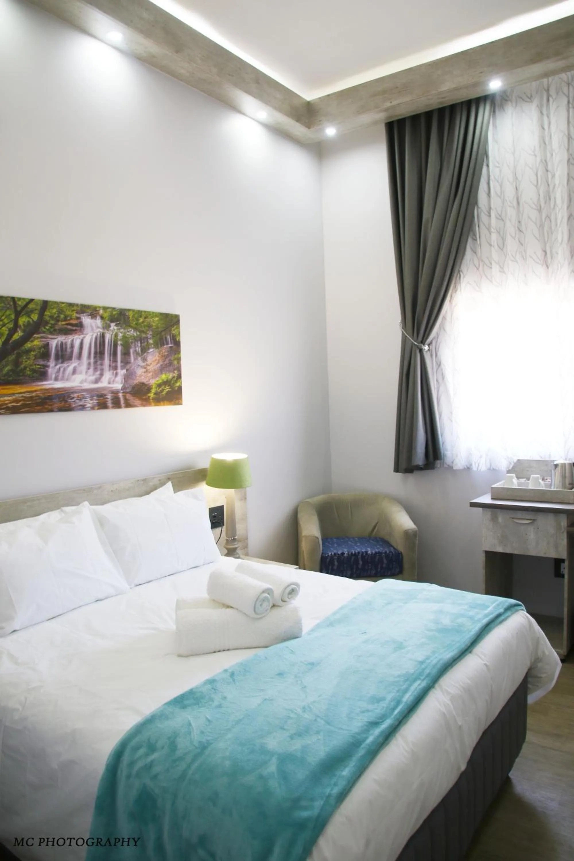 Bed in King's Palace Hotel Rustenburg