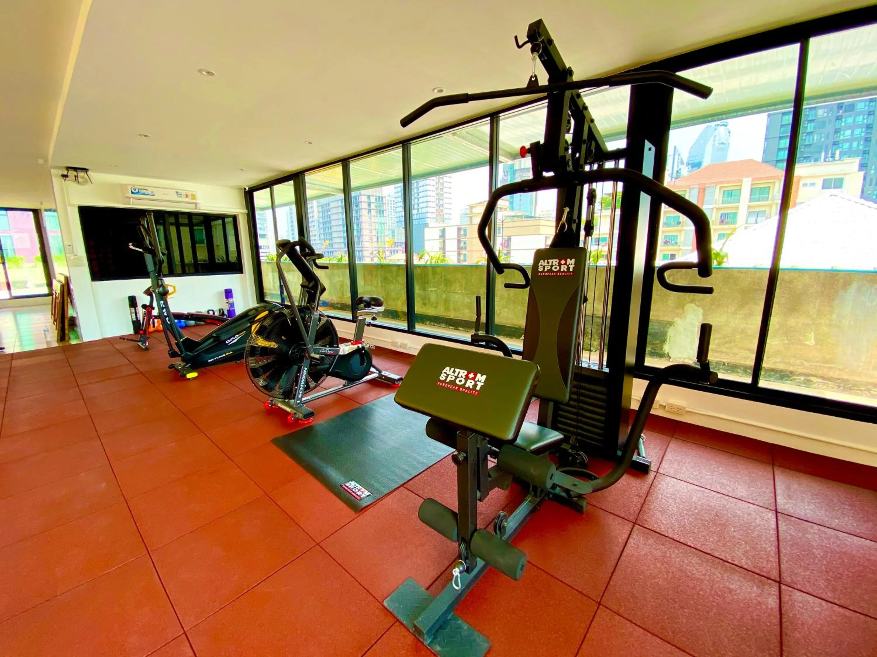Fitness centre/facilities in NT Place Sukhumvit Suites