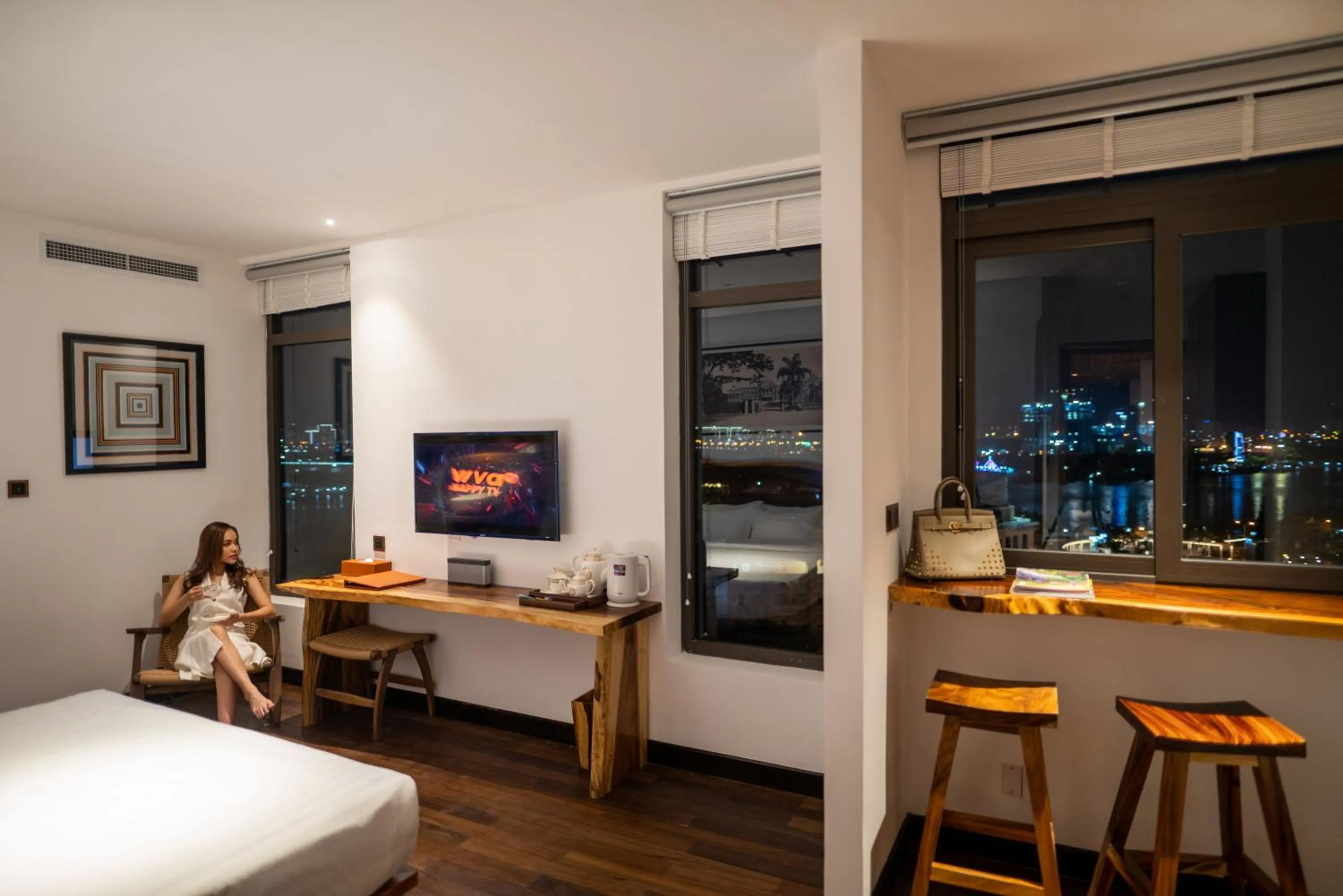 TV and multimedia, Bed in Sky Gem Central Hotel