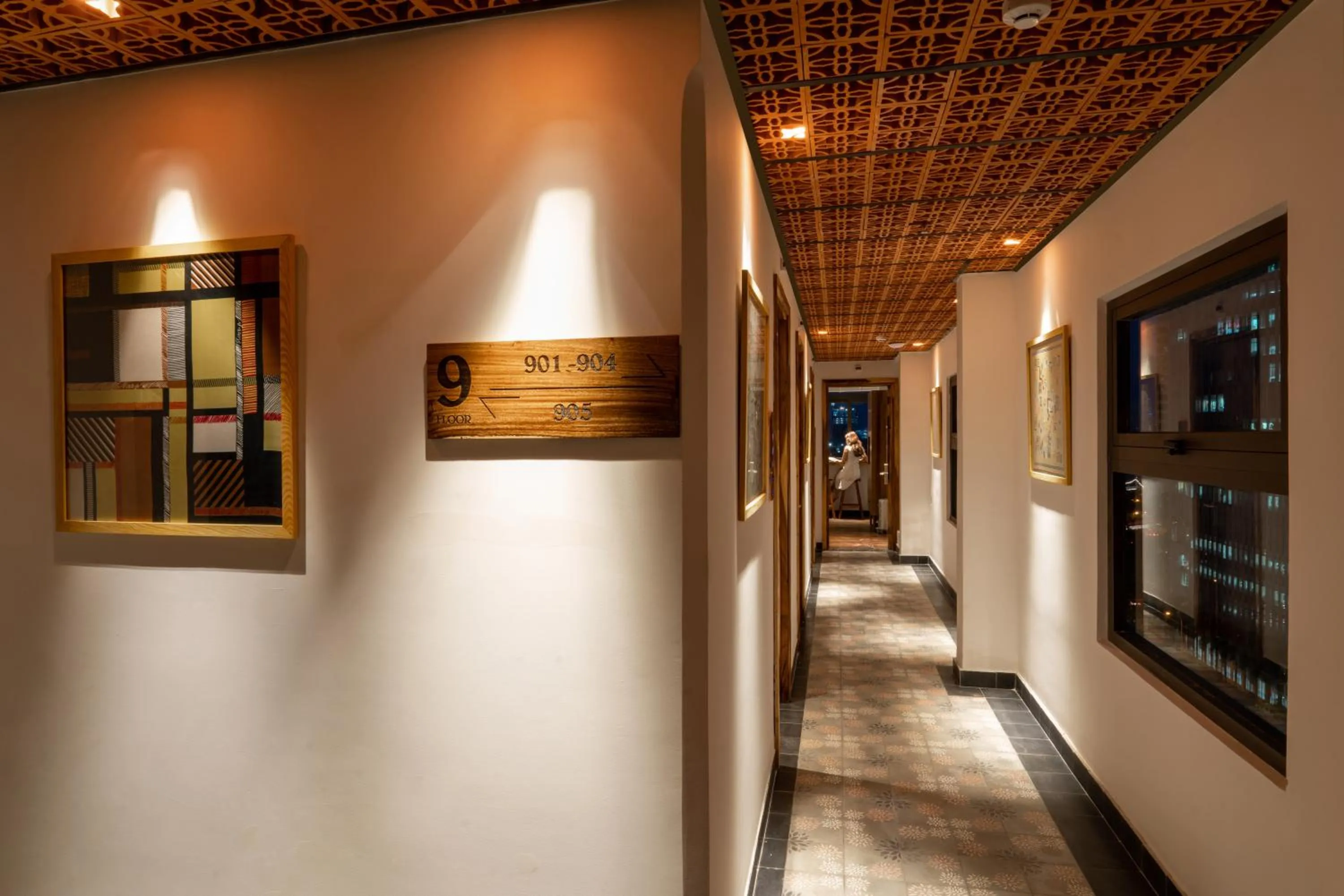 Night in Sky Gem Central Hotel