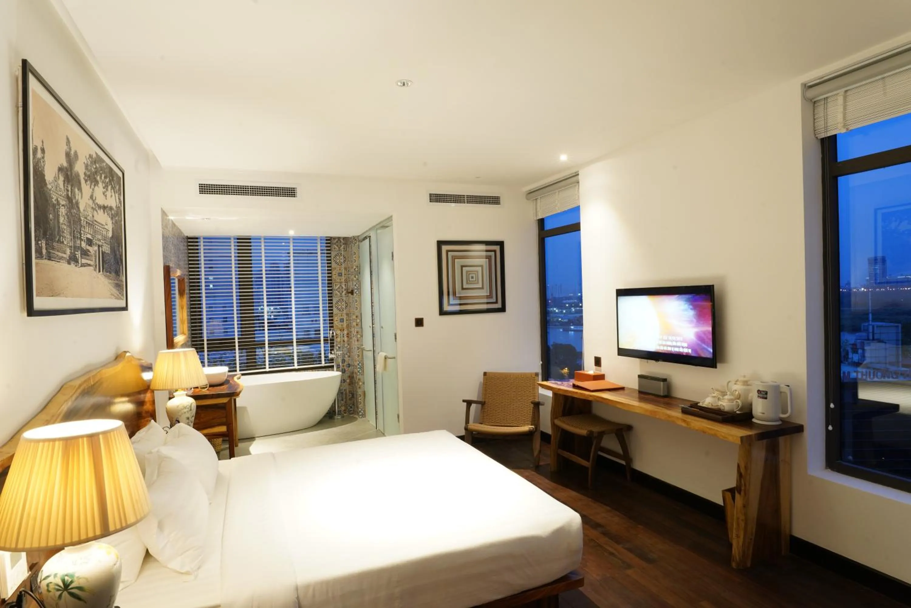 Bed in Sky Gem Central Hotel