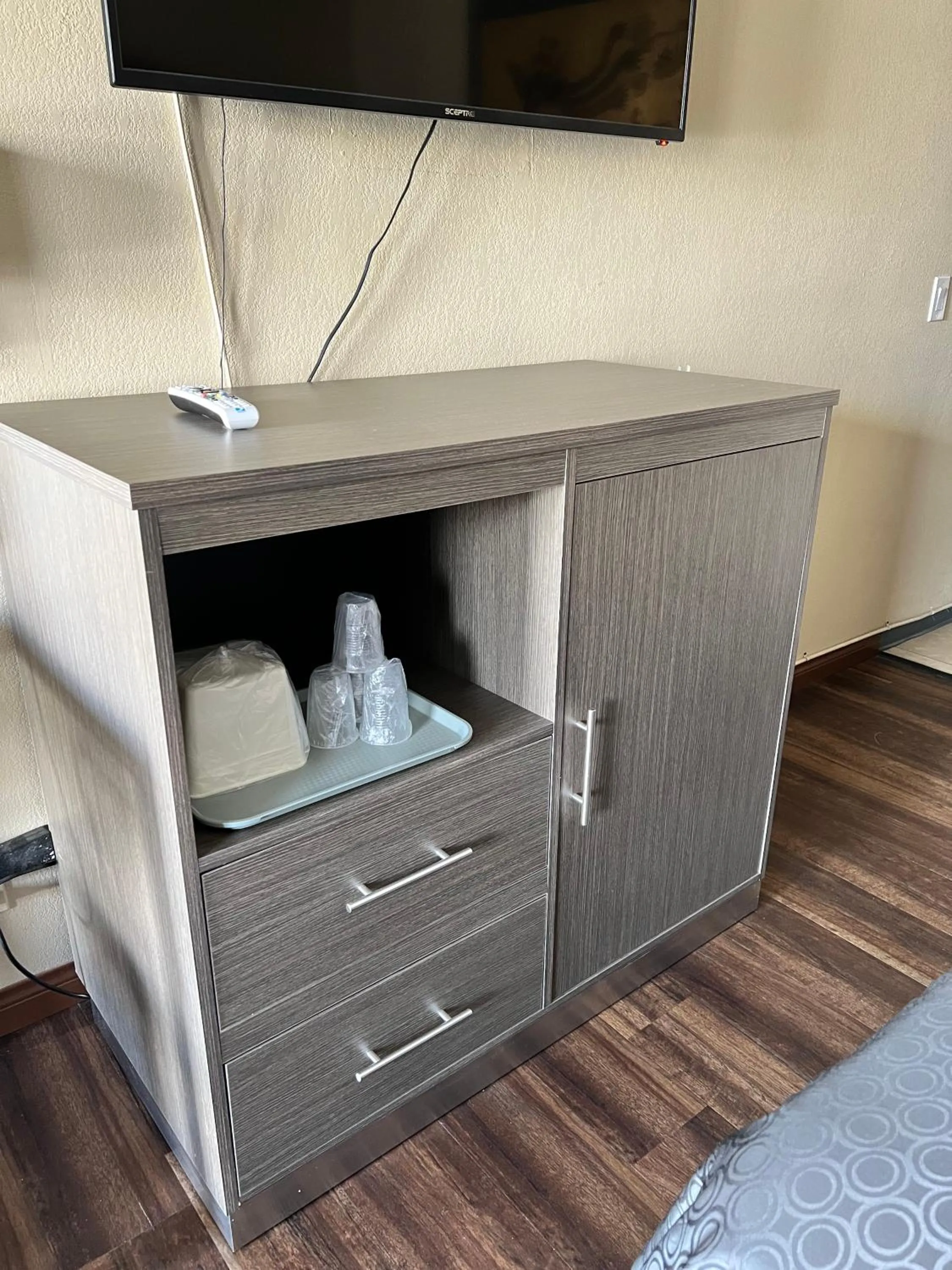 TV and multimedia in Highland Inn Las Vegas