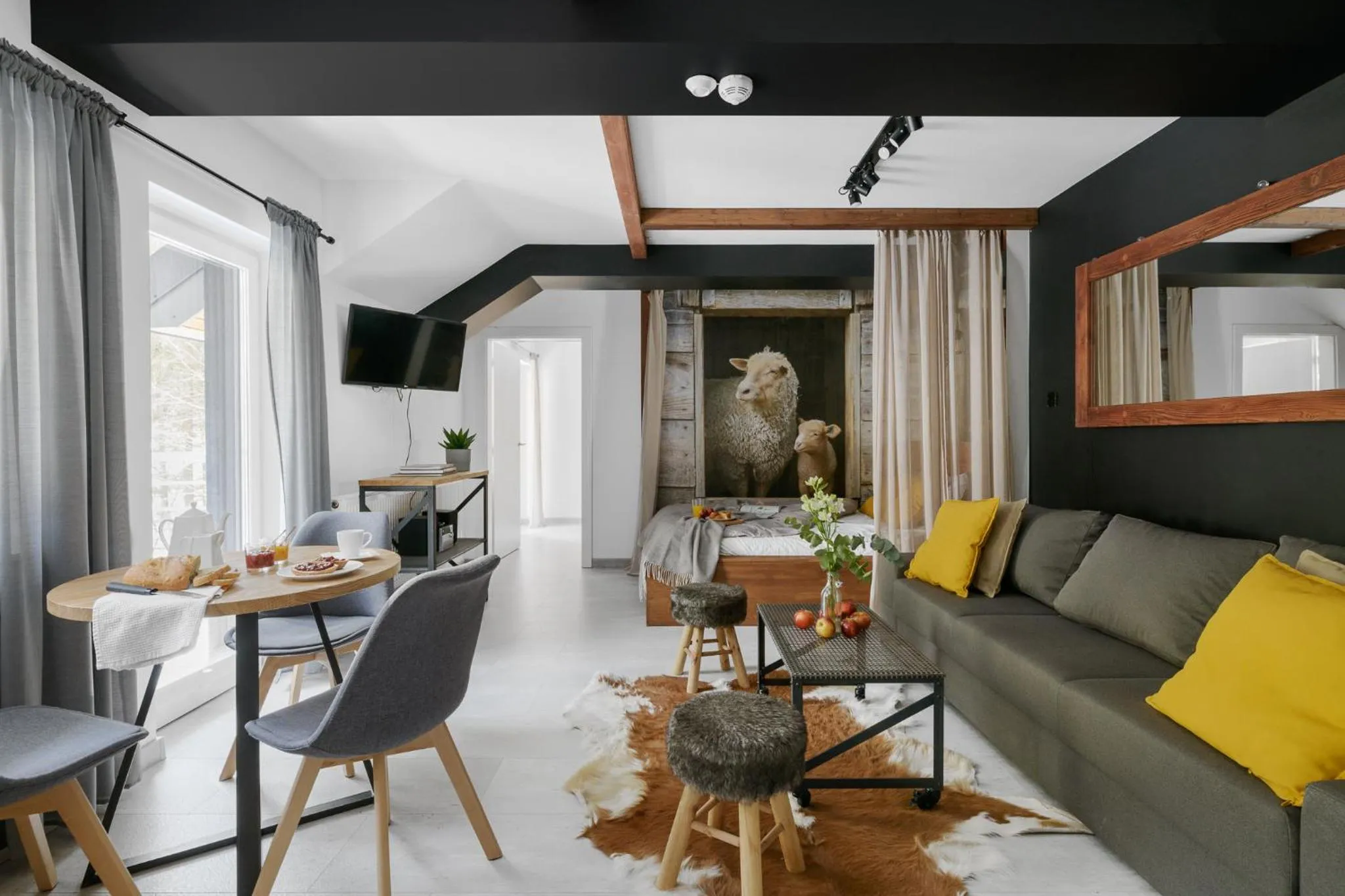 TV and multimedia in Aparthotel Narciarska 2