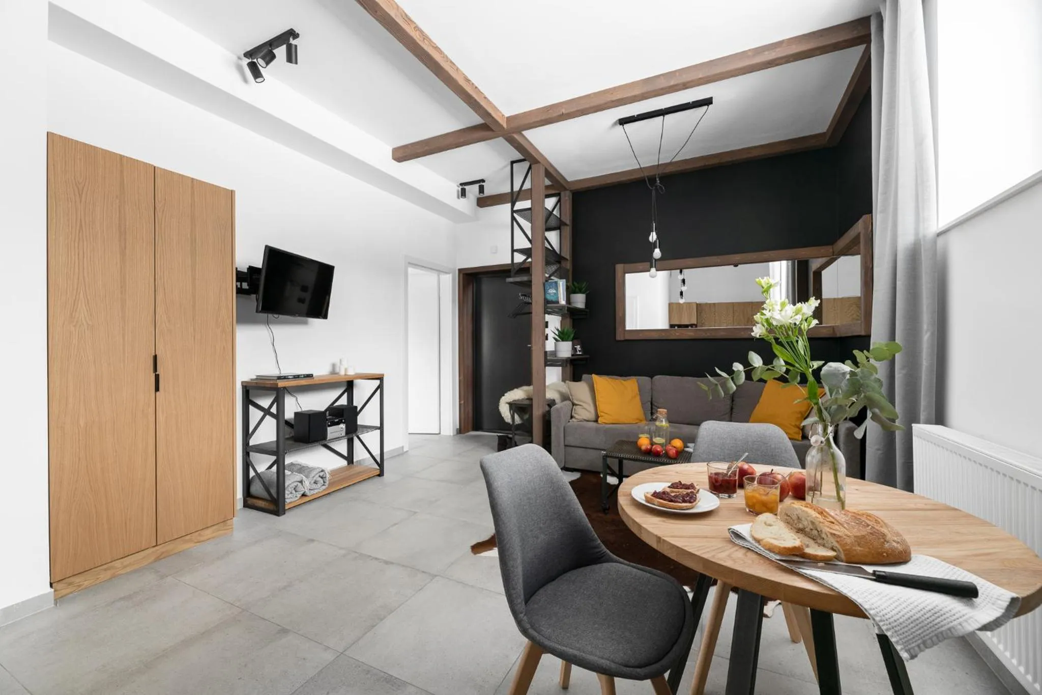 TV and multimedia in Aparthotel Narciarska 2