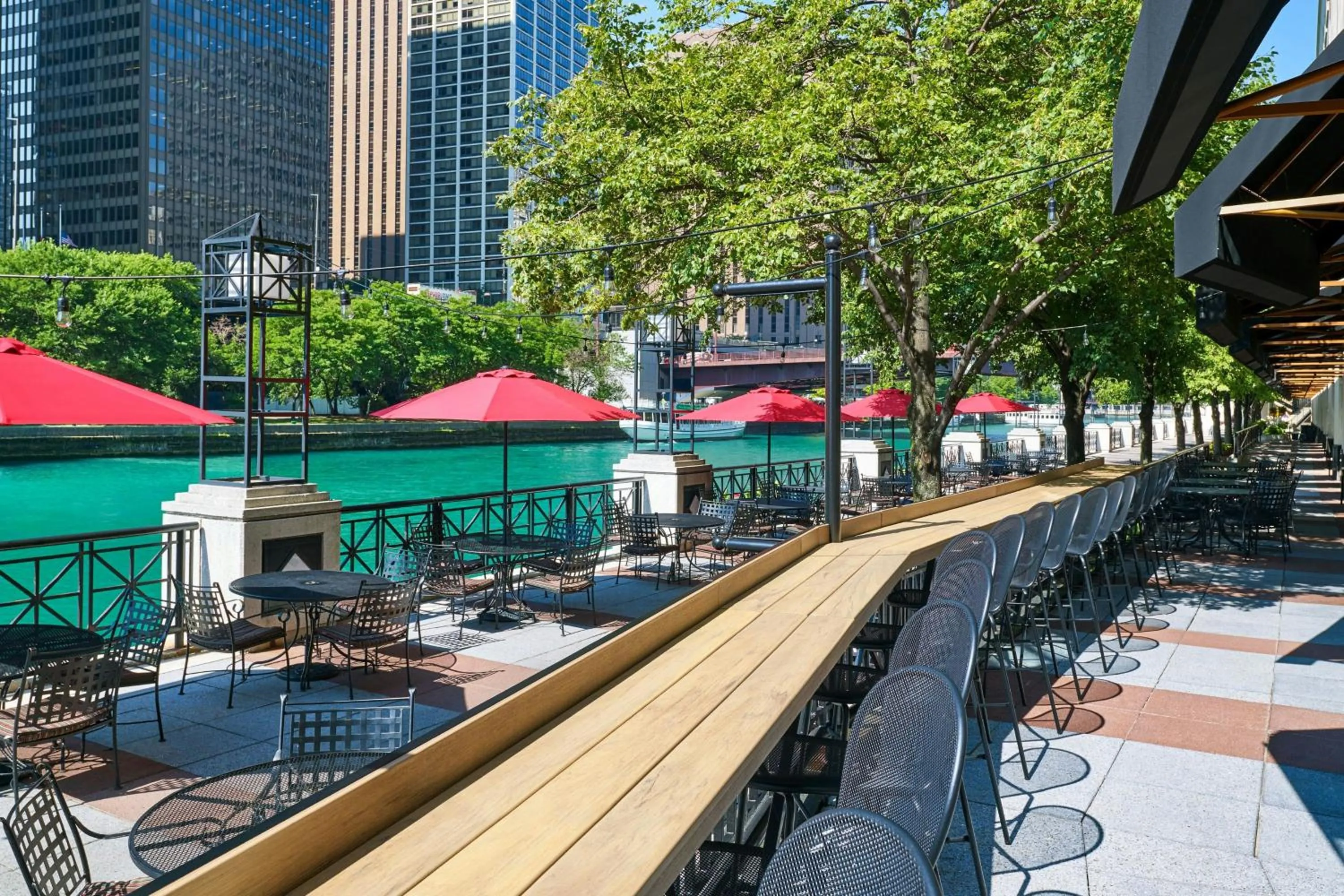 Restaurant/places to eat in Sheraton Grand Chicago Riverwalk