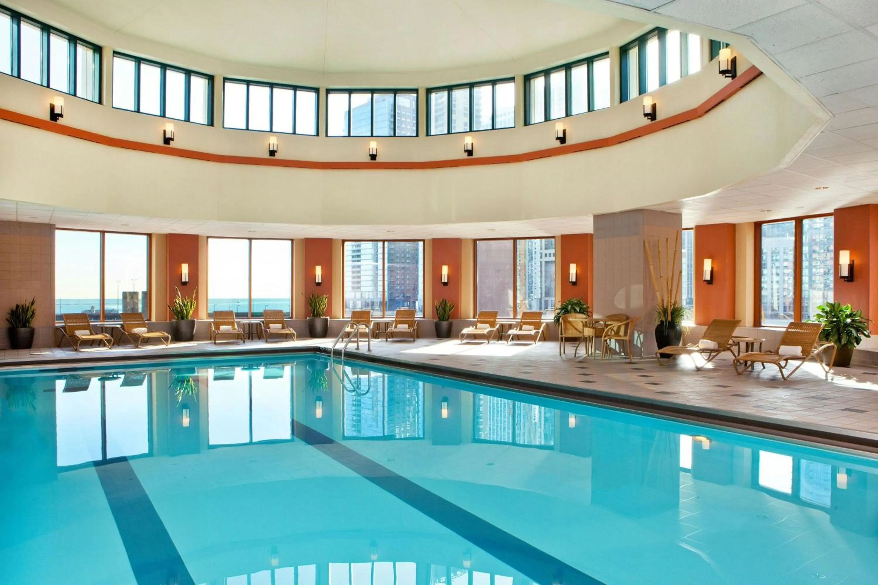 Swimming pool in Sheraton Grand Chicago Riverwalk