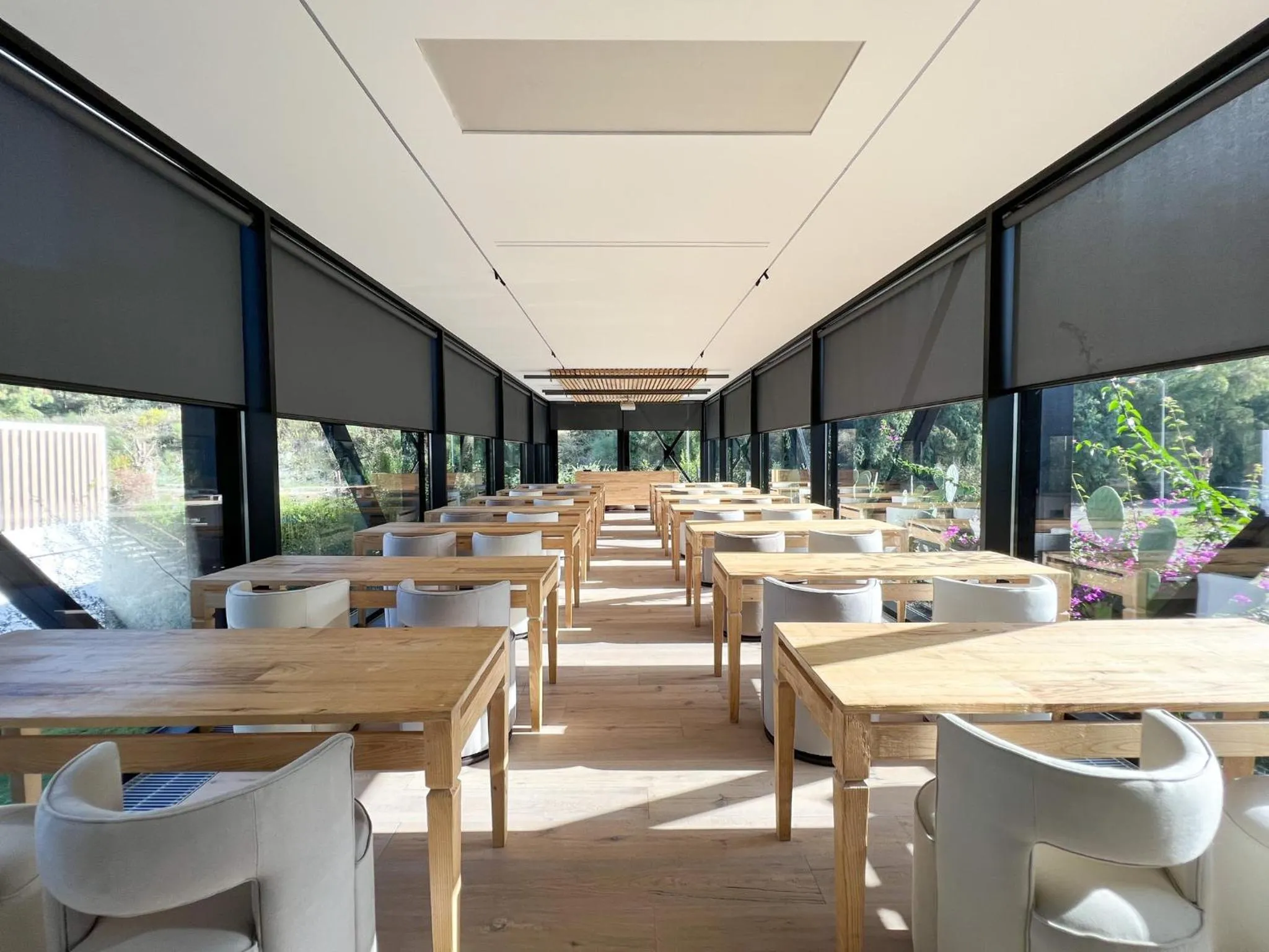 Business facilities in Praia Art Resort - Small Luxury Hotels of the world