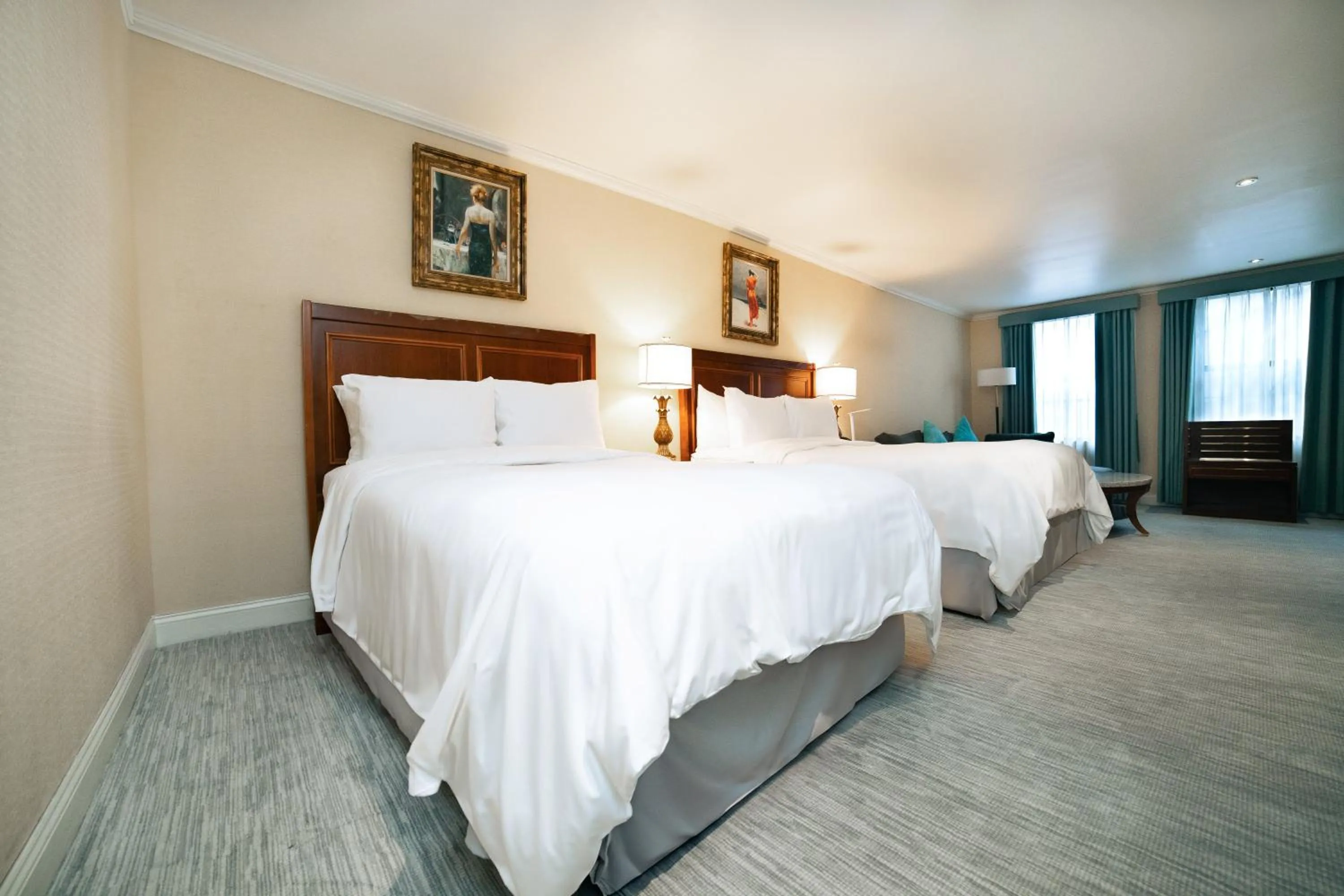 Bed in Hotel Stanford