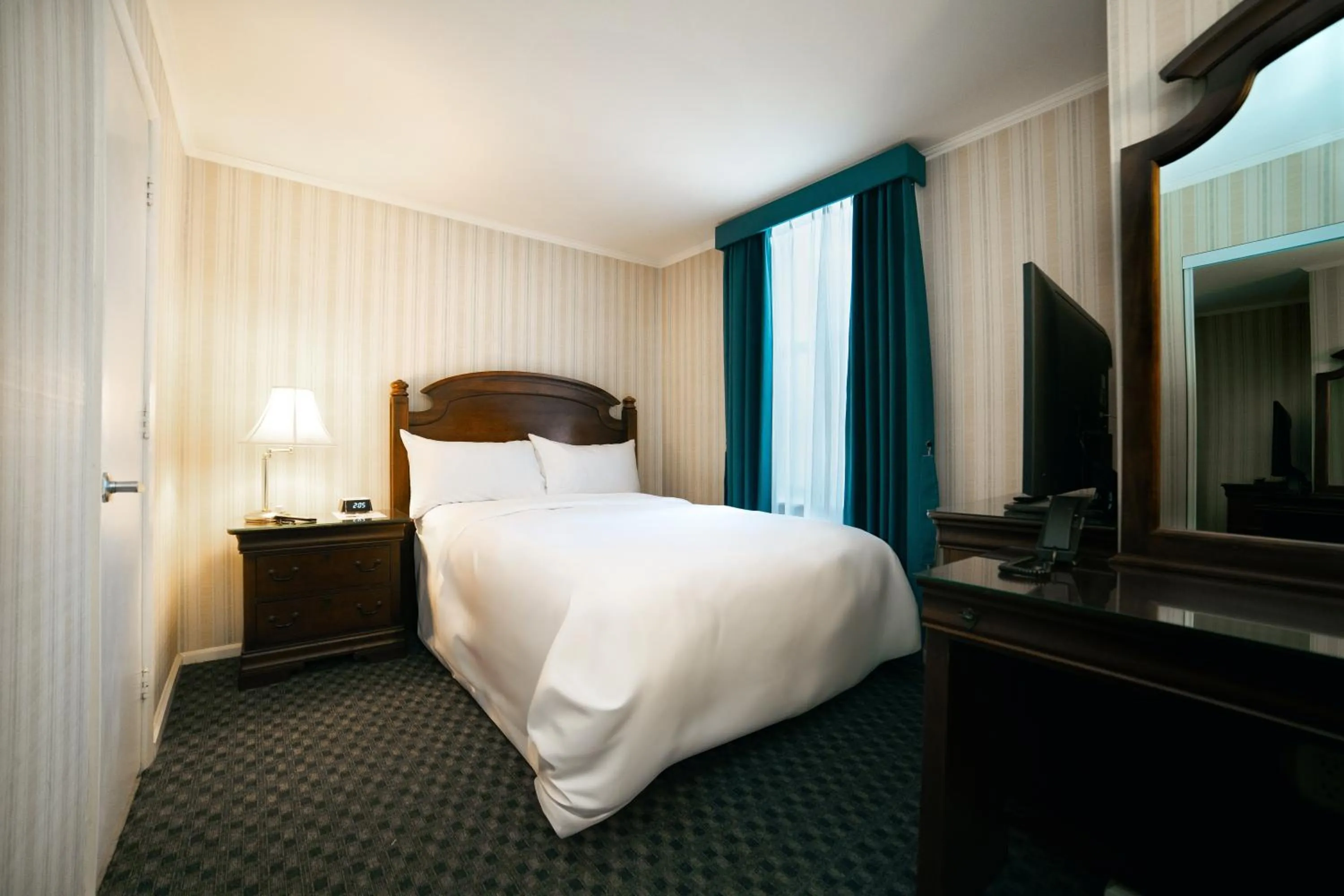 Bed in Hotel Stanford