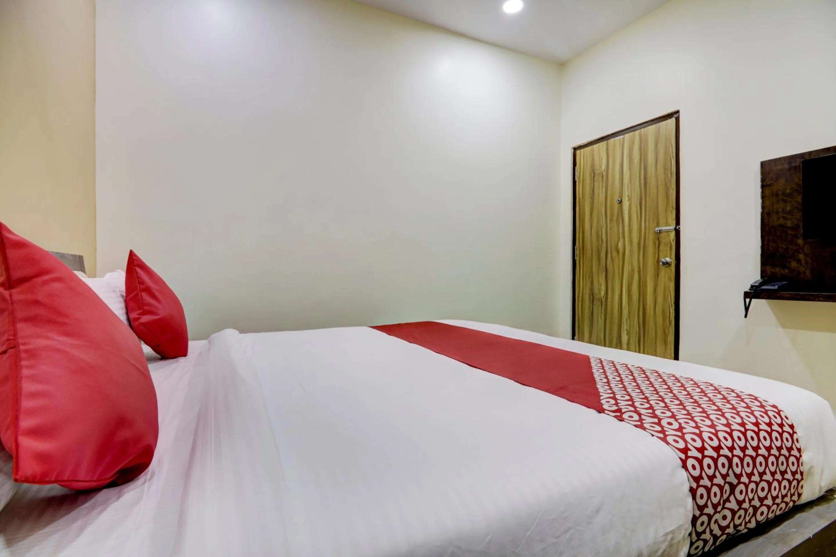 Bedroom, Bed in Hotel O Gd Palace