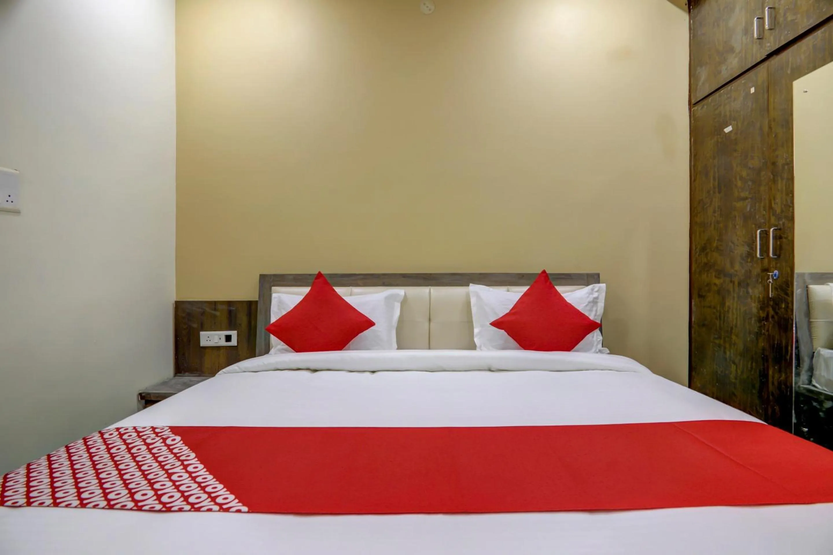 Bedroom, Bed in Hotel O Gd Palace