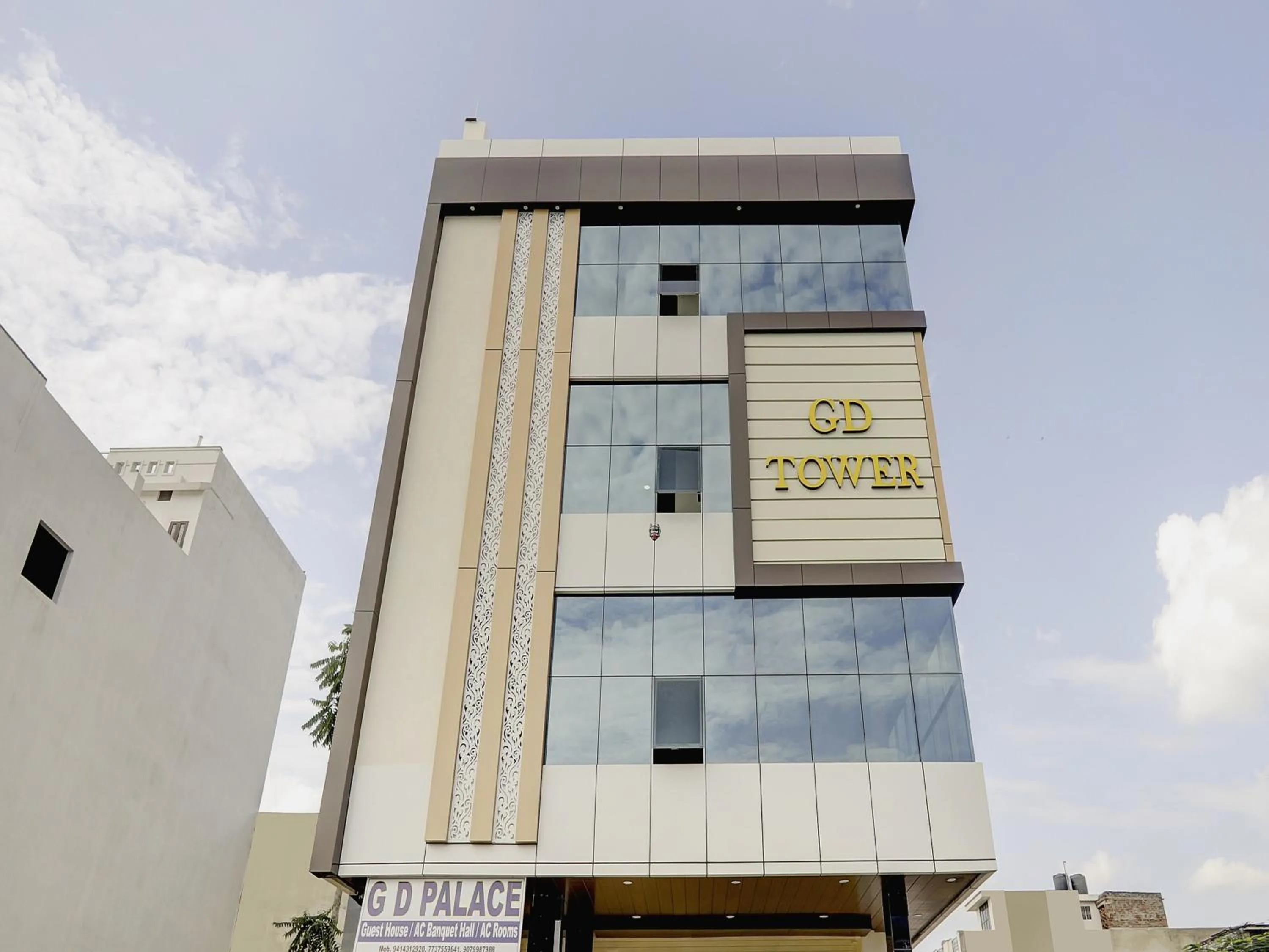 Facade/entrance in Hotel O Gd Palace