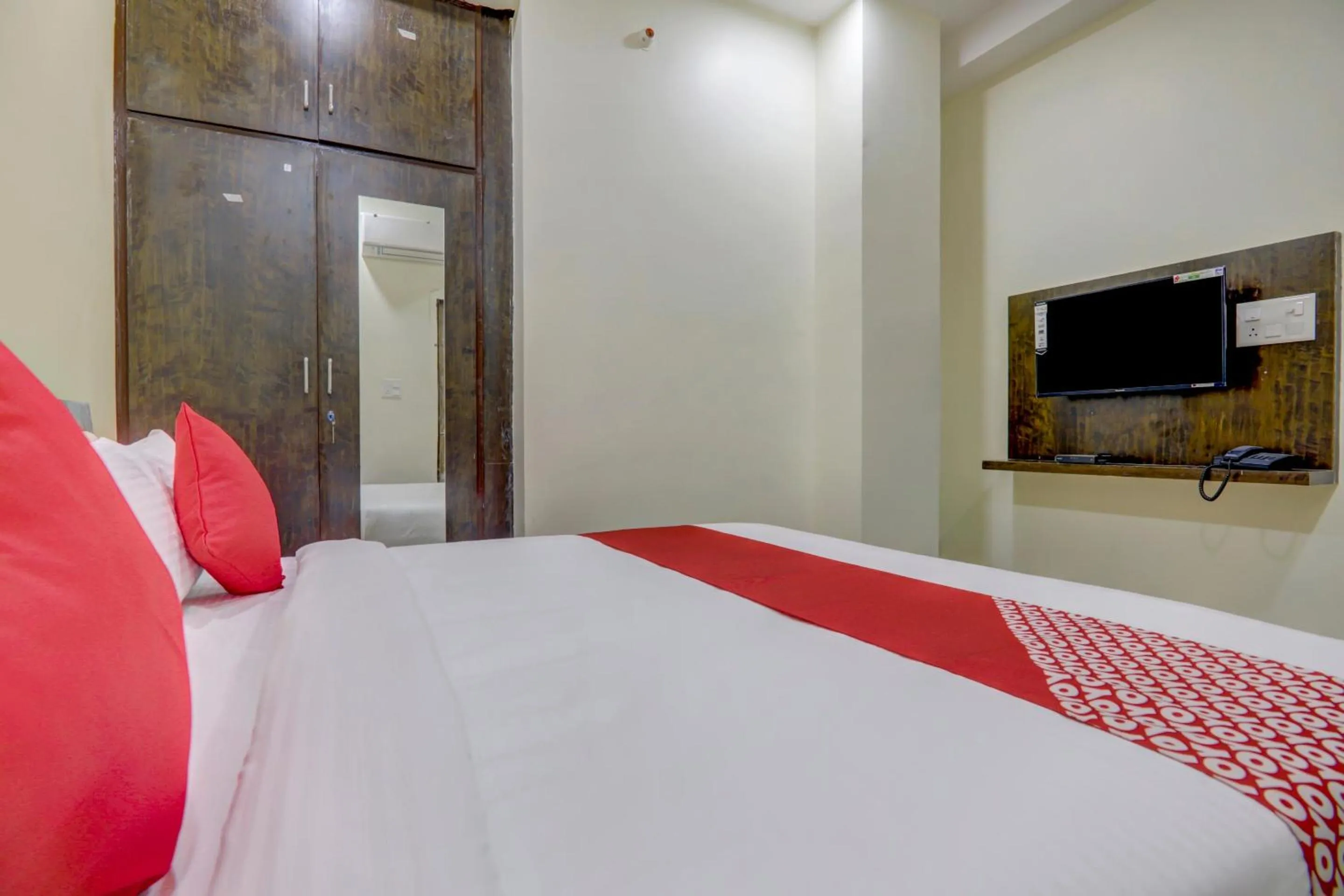 Bedroom, Bed in Hotel O Gd Palace