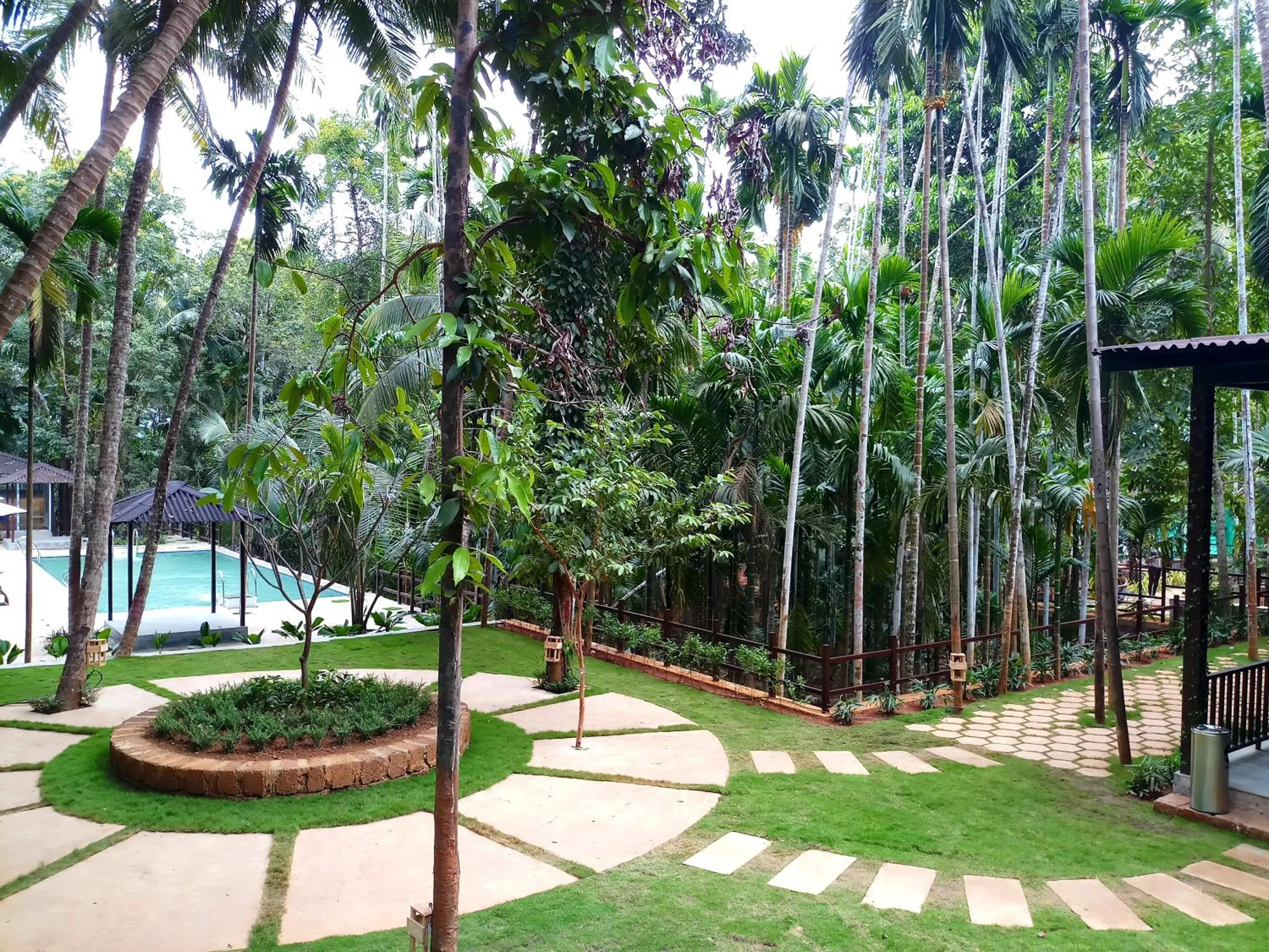 Garden in Stone Wood Premier Gokarna