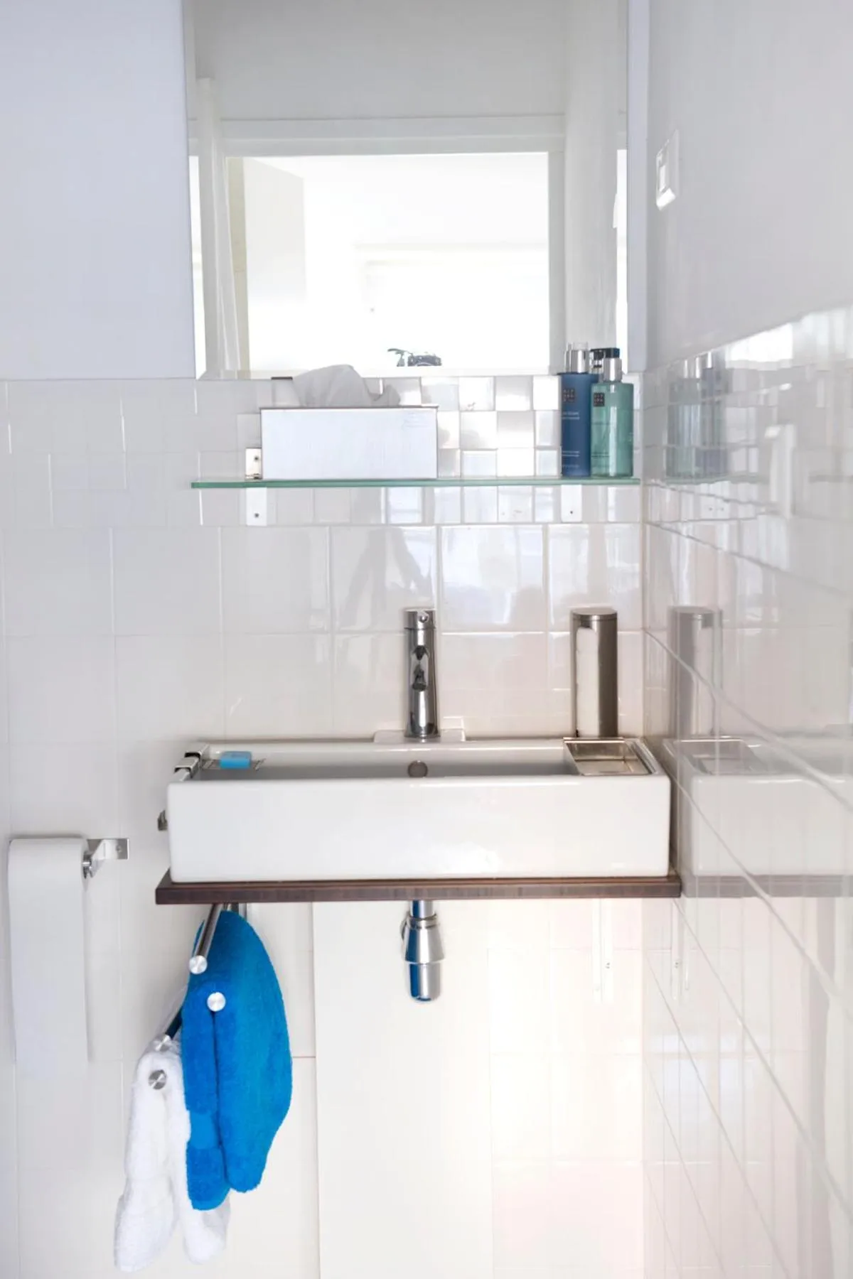 Bathroom in Jackie O Studio