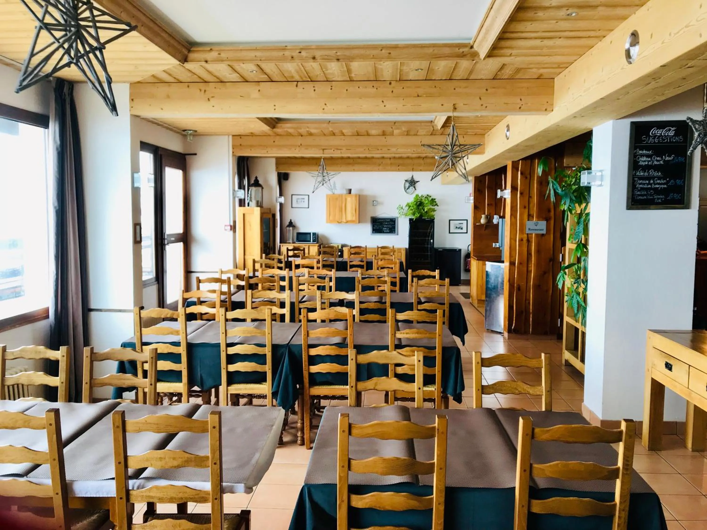 Restaurant/places to eat in Le Terril Blanc