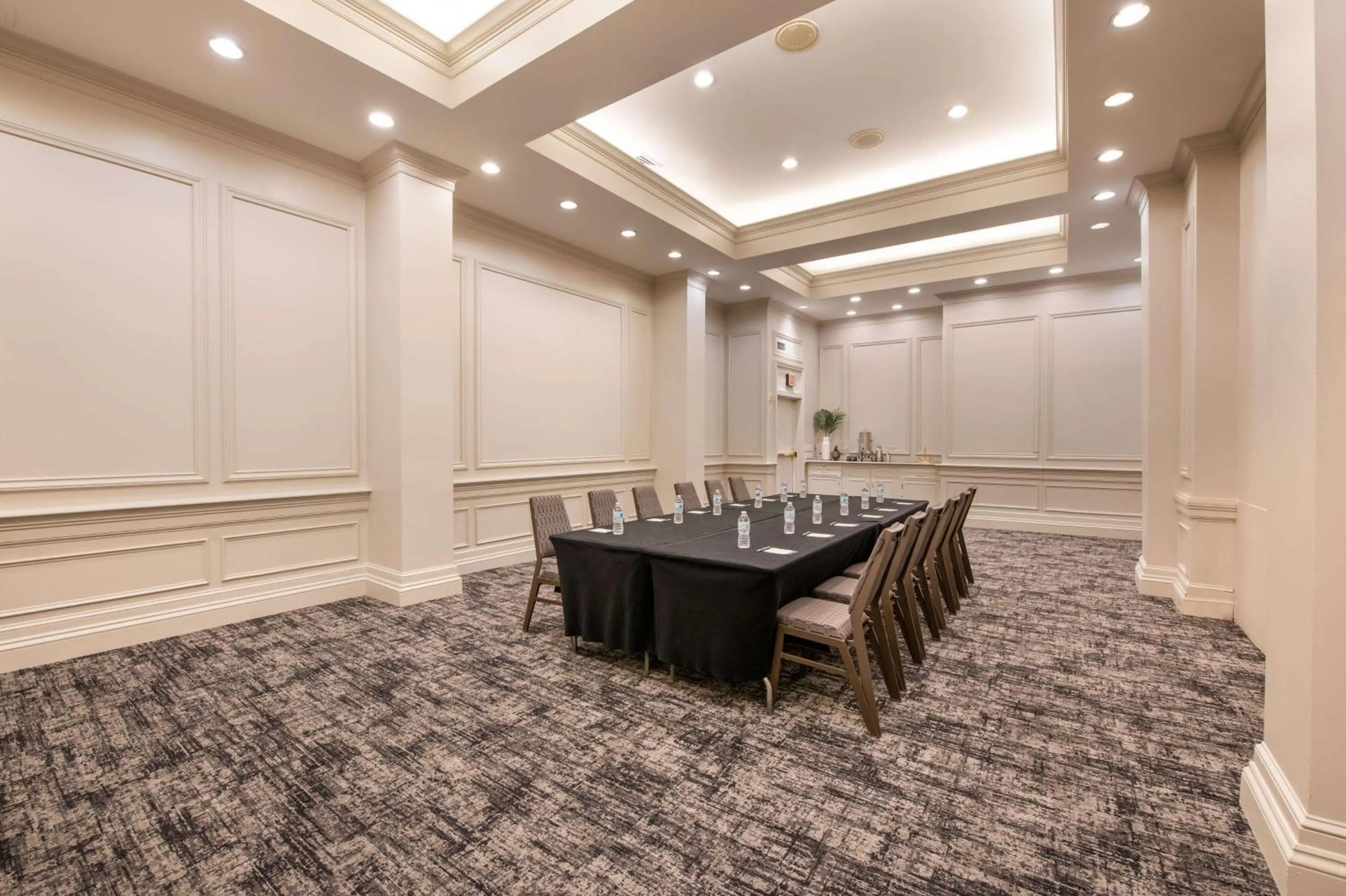 Meeting/conference room in Hotel Theo New Orleans, Tapestry Collection by Hilton