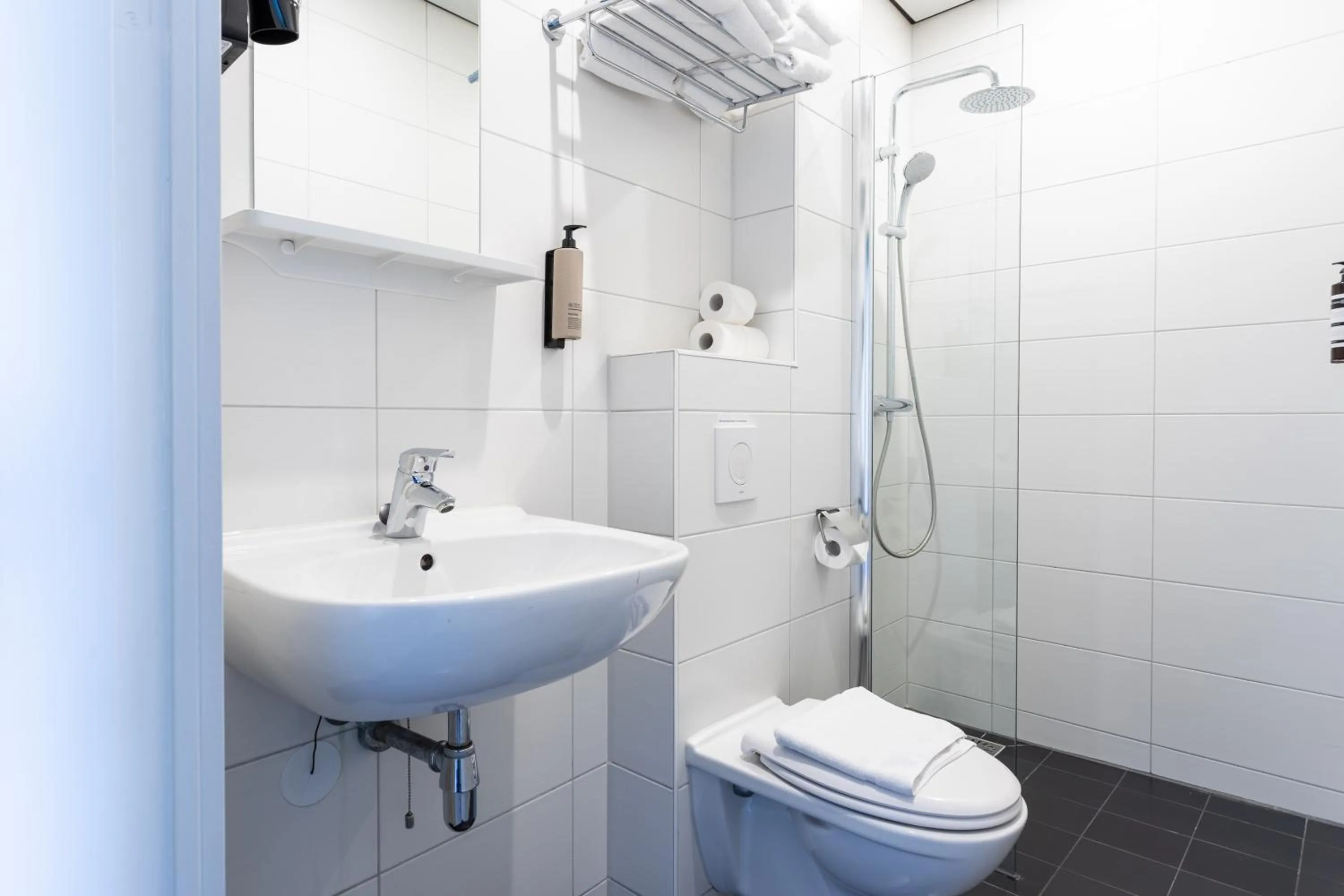 Bathroom in Weber Hotel 117