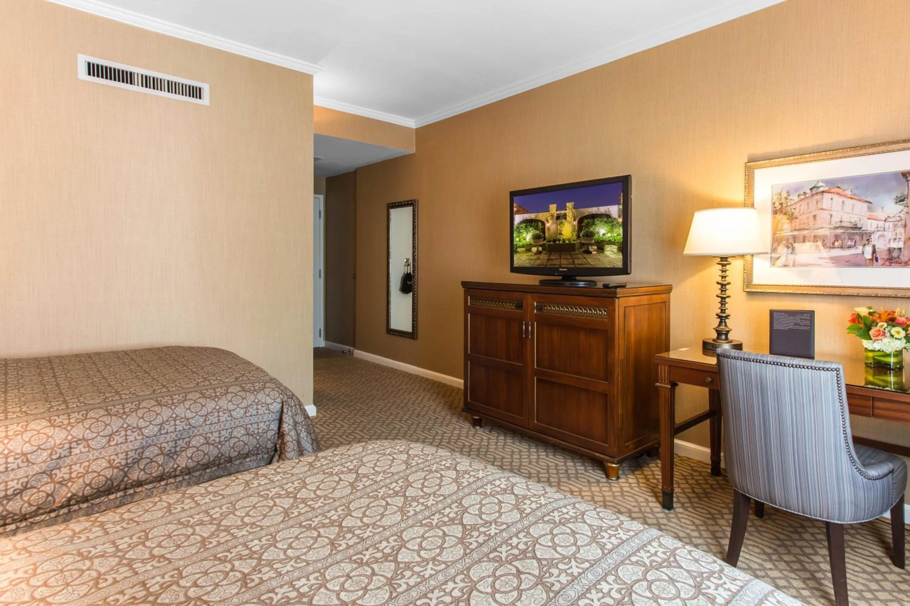 Photo of the whole room, Bed in Omni Royal Orleans Hotel