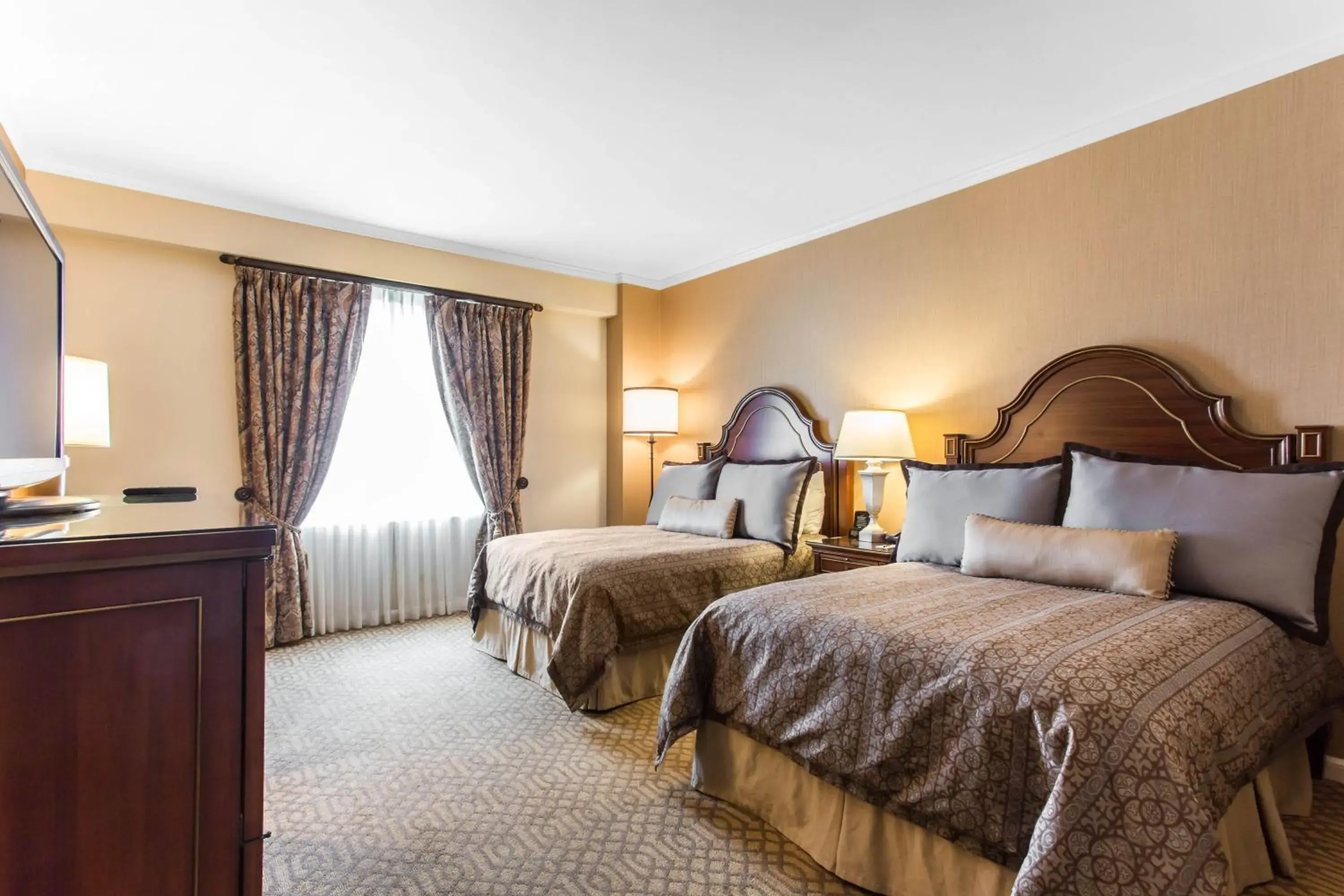 Double Room - Disability Access in Omni Royal Orleans Hotel Double Room - Disability Access in Omni Royal Orleans Hotel