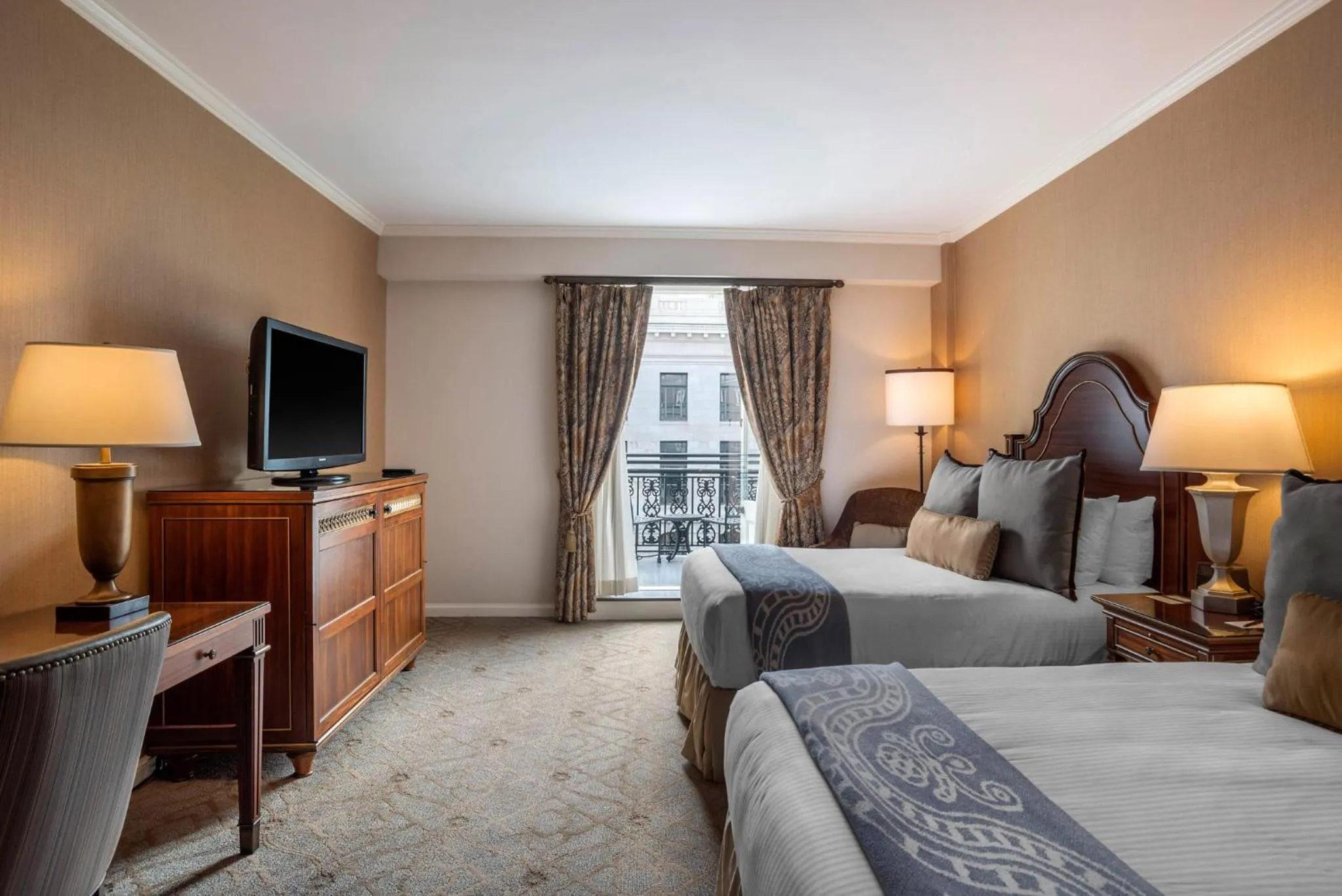 Balcony/Terrace, Bed in Omni Royal Orleans Hotel