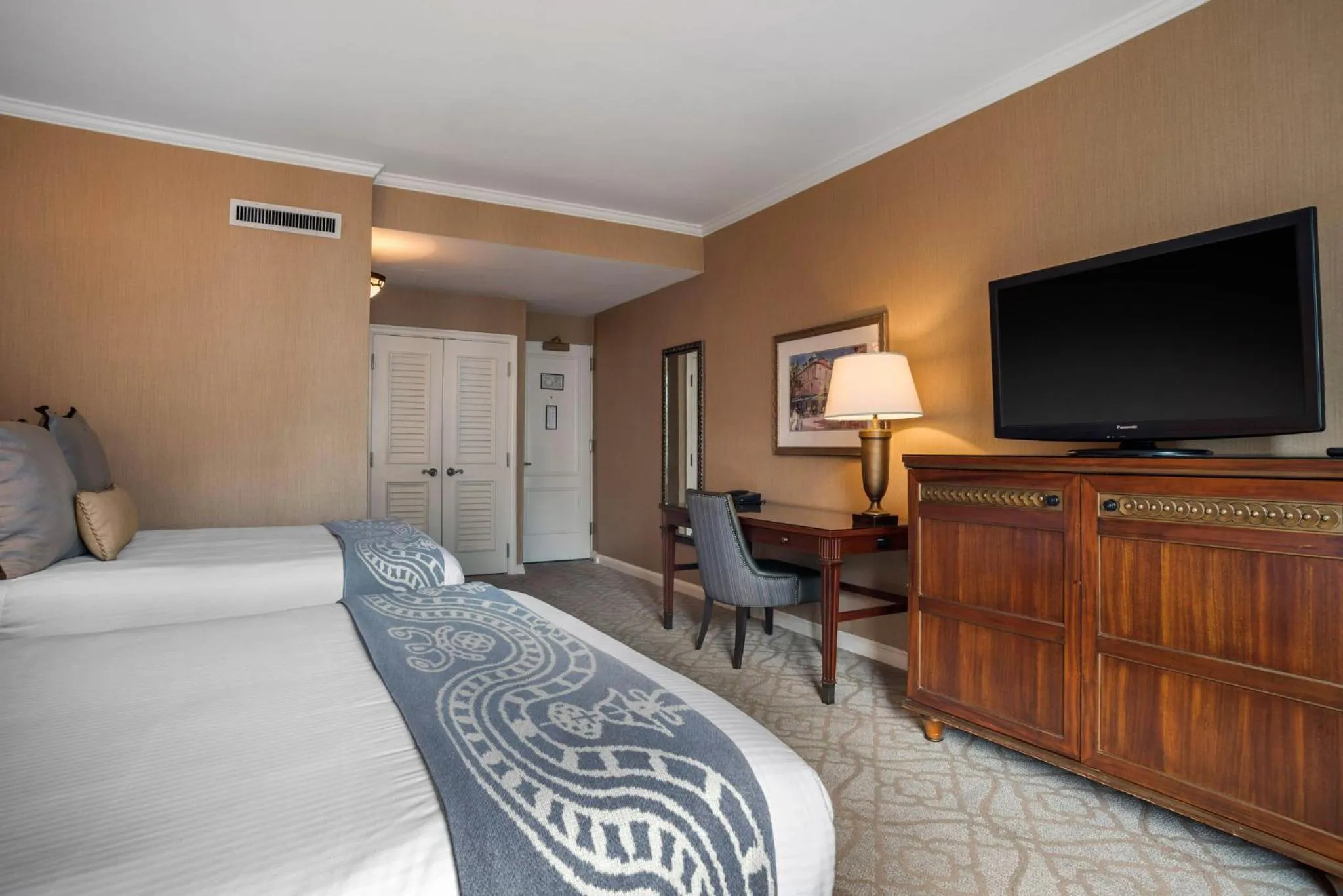 Photo of the whole room, Bed in Omni Royal Orleans Hotel