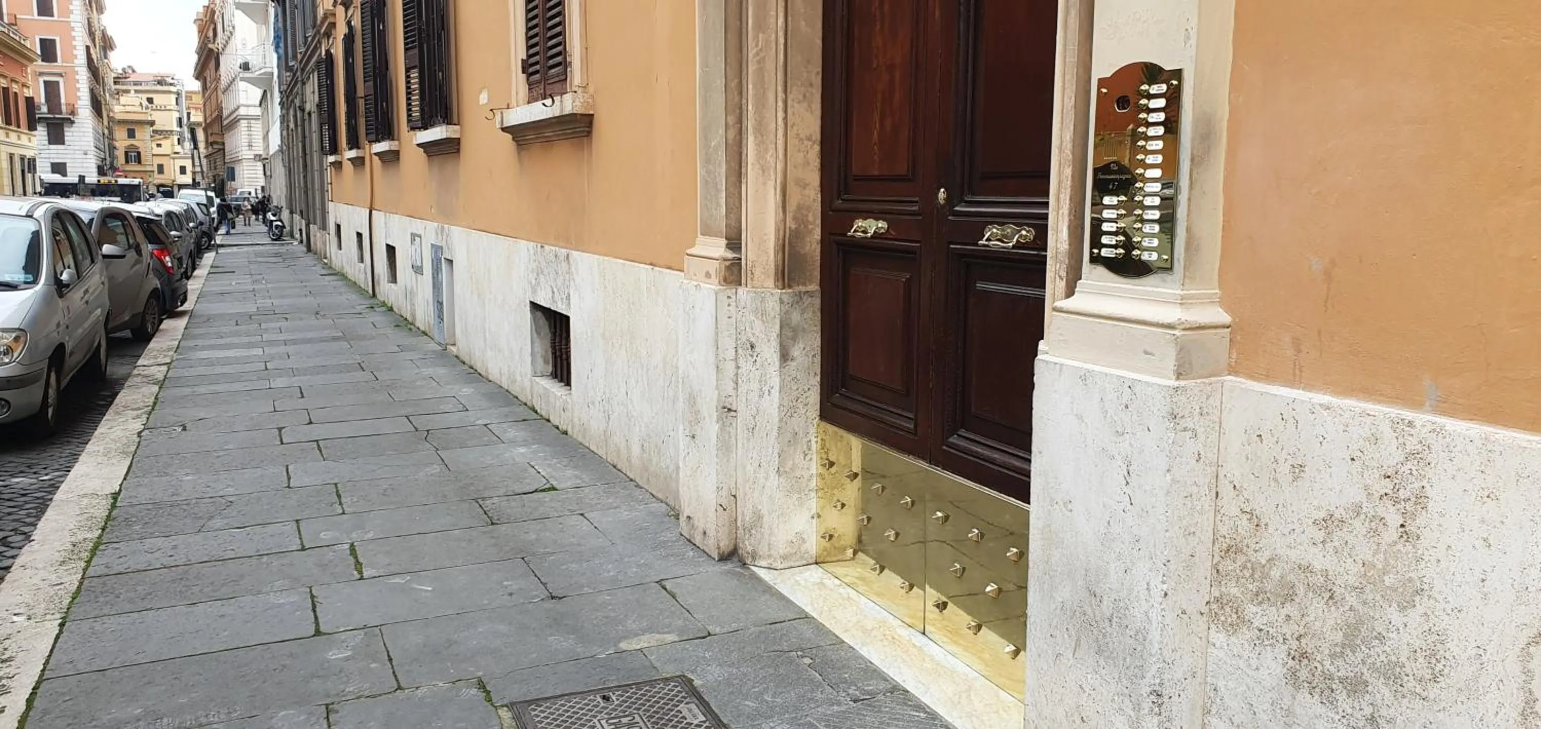 Facade/entrance in Anthony 47