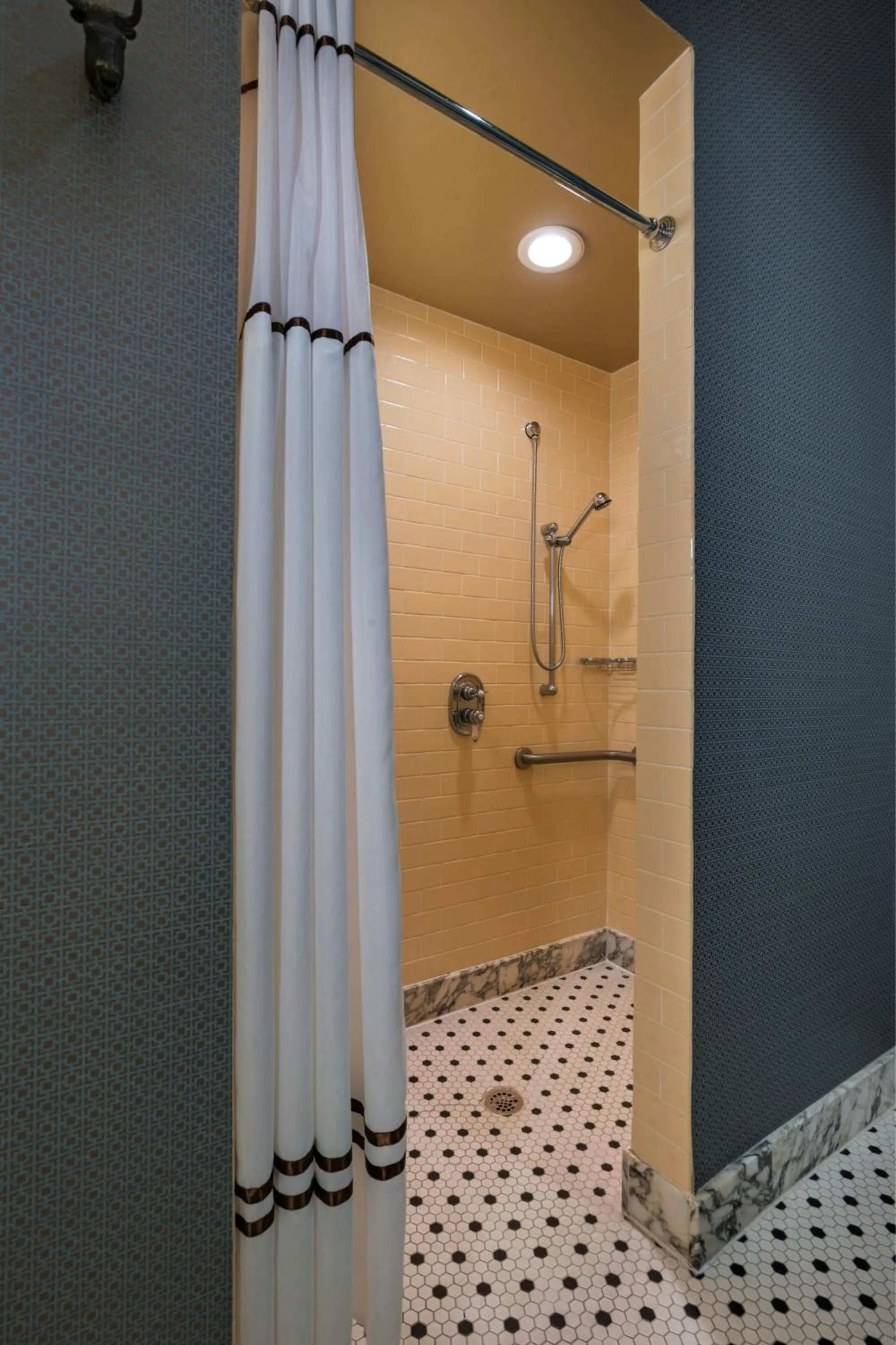 Bathroom in Hotel ICON, Autograph Collection