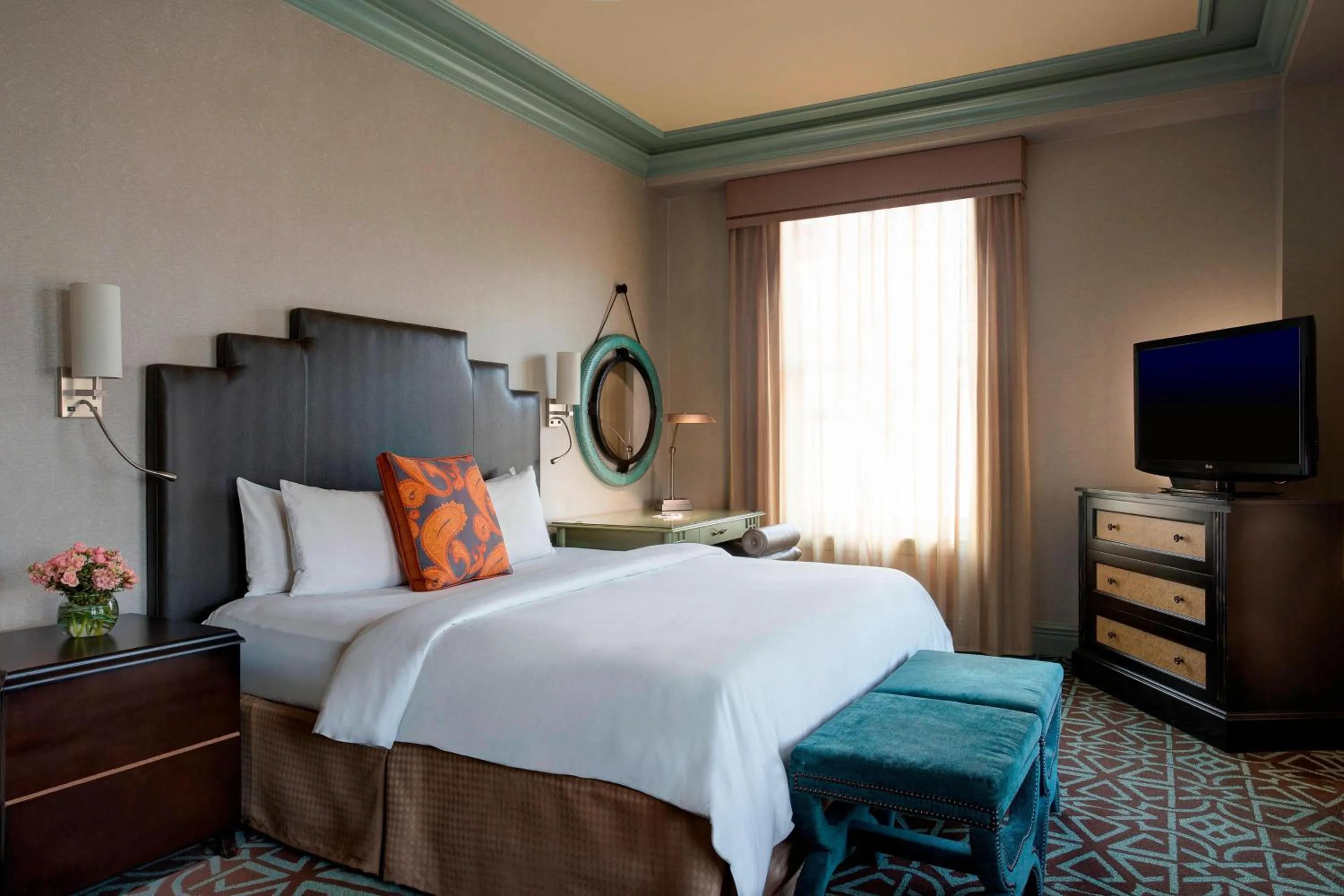 Photo of the whole room, Bed in Hotel ICON, Autograph Collection