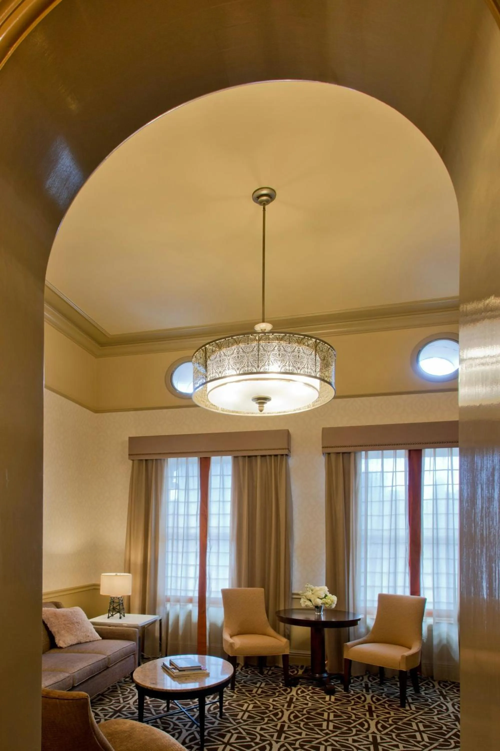 Living room in Hotel ICON, Autograph Collection