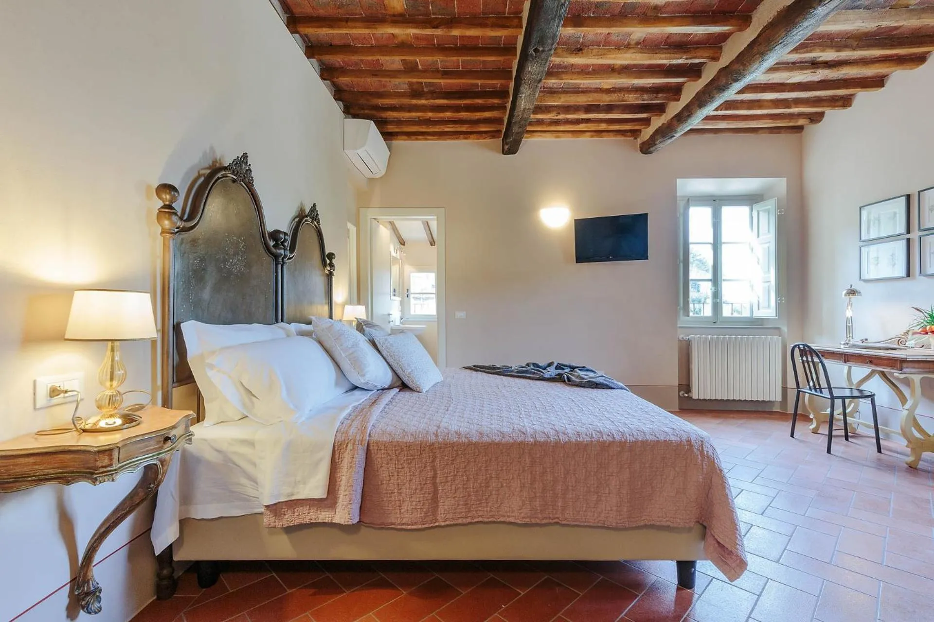 Bed in Antica Pergola di San Giusto