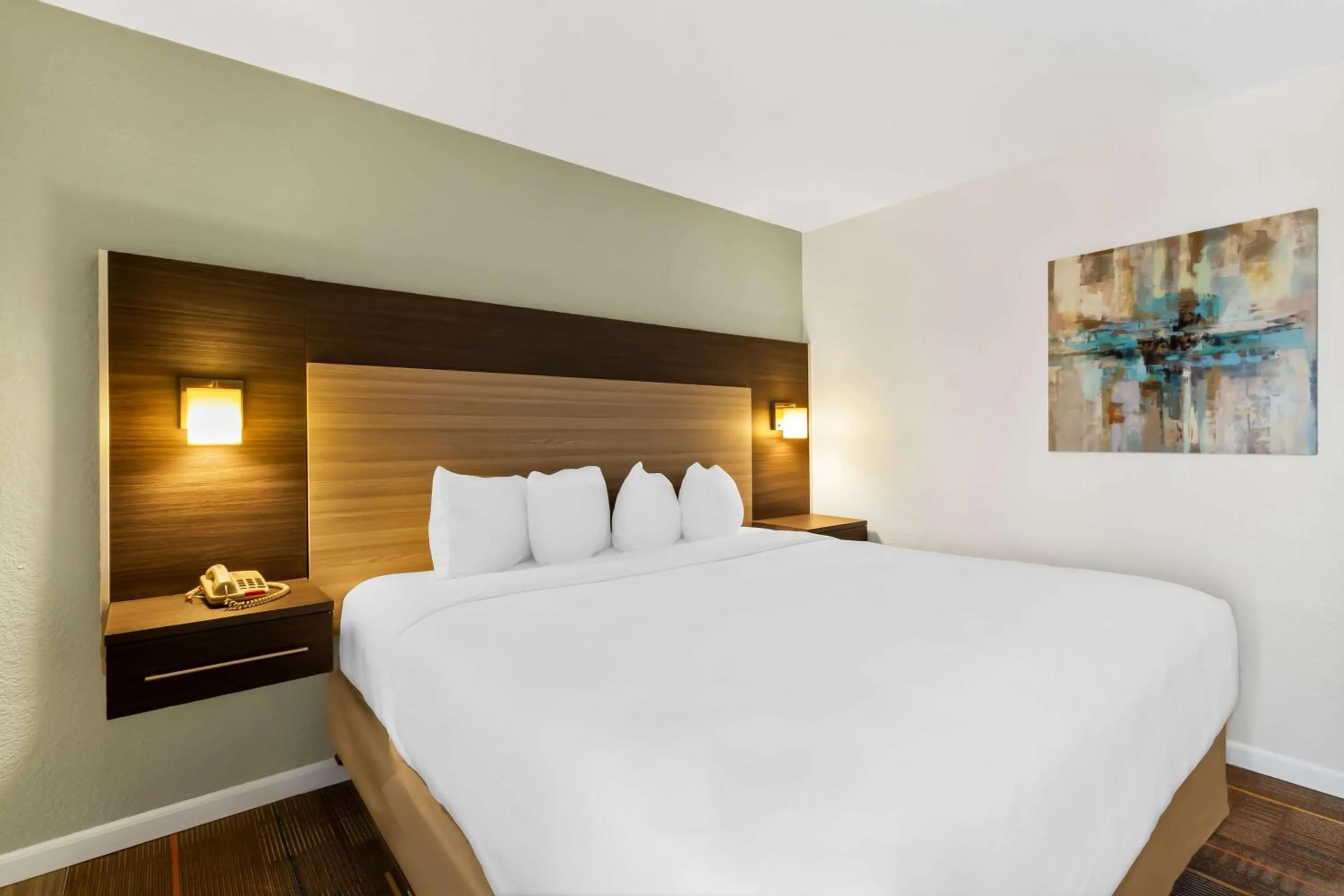 Bedroom, Bed in Sonesta Essential NW Houston