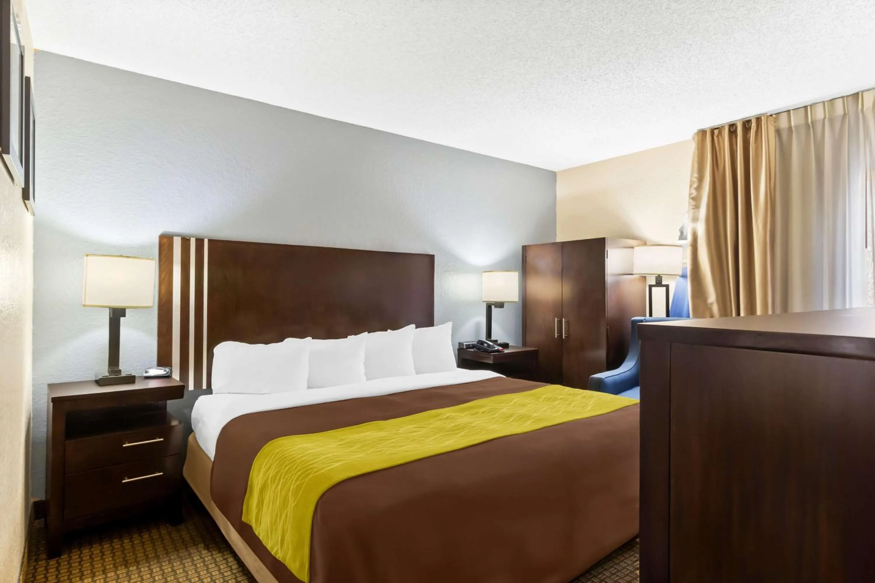 Bedroom, Bed in Sonesta Essential NW Houston