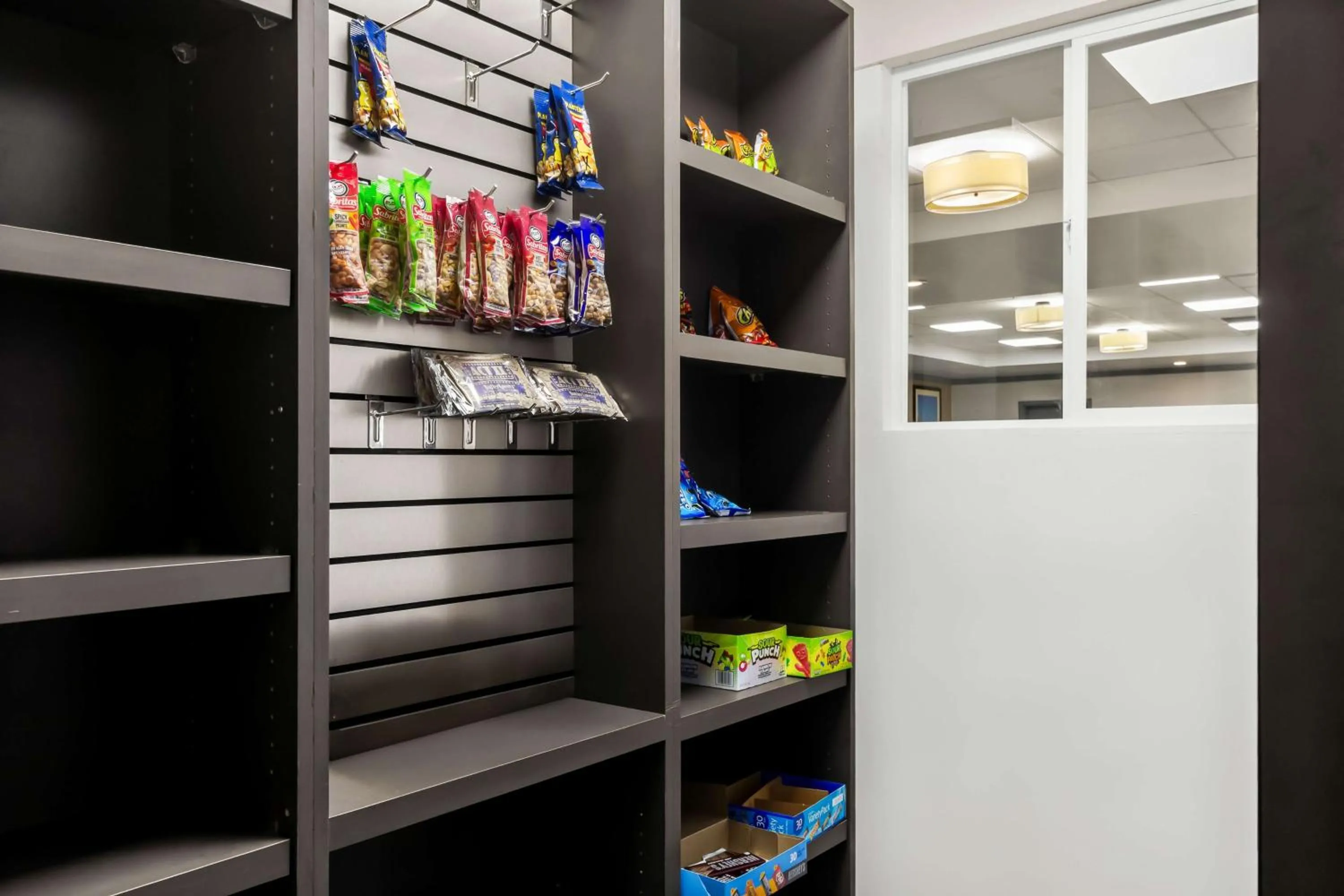 Food and drinks in Sonesta Essential NW Houston