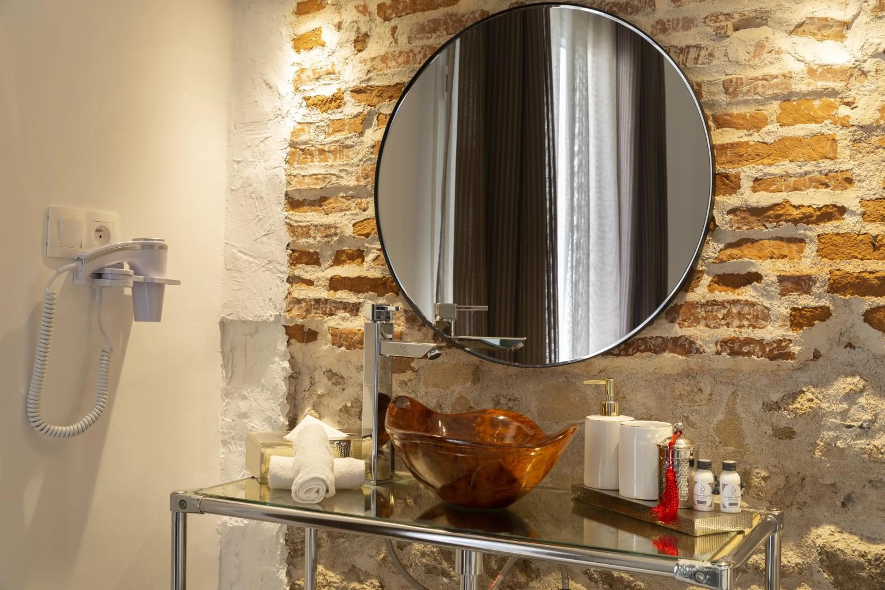 Bathroom in Suite Azur Hotel