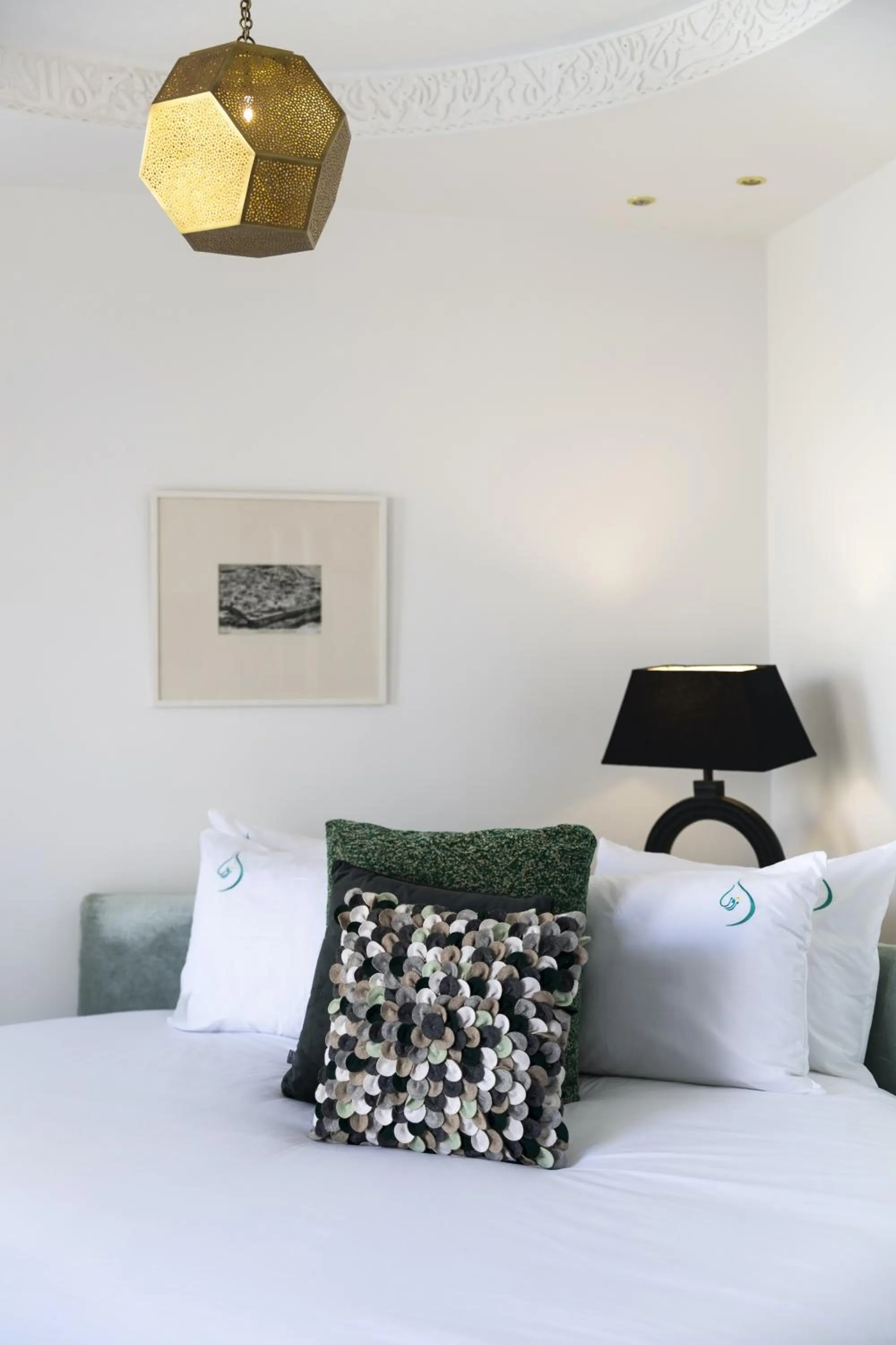 Bed in Suite Azur Hotel