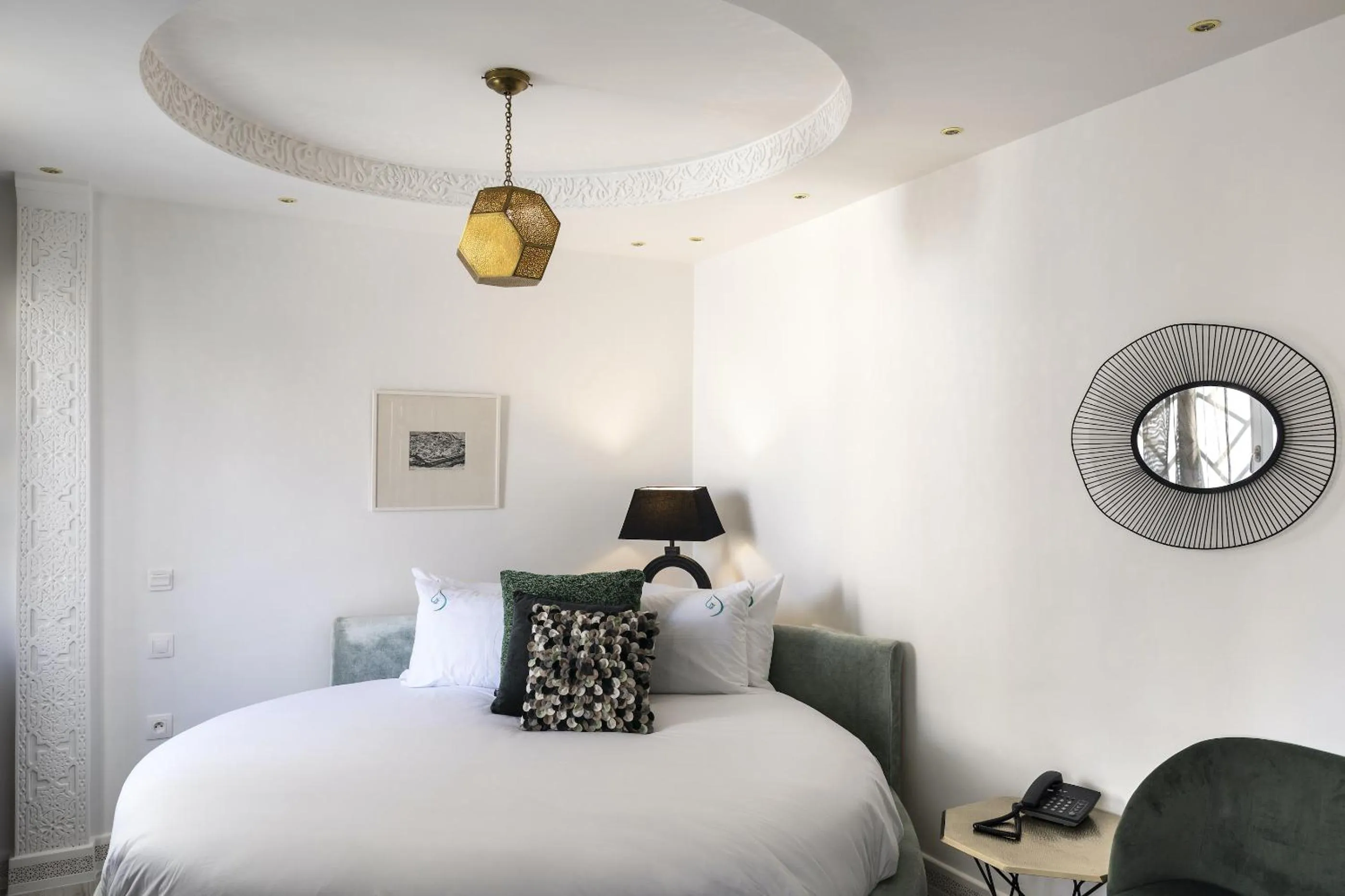 Bed in Suite Azur Hotel