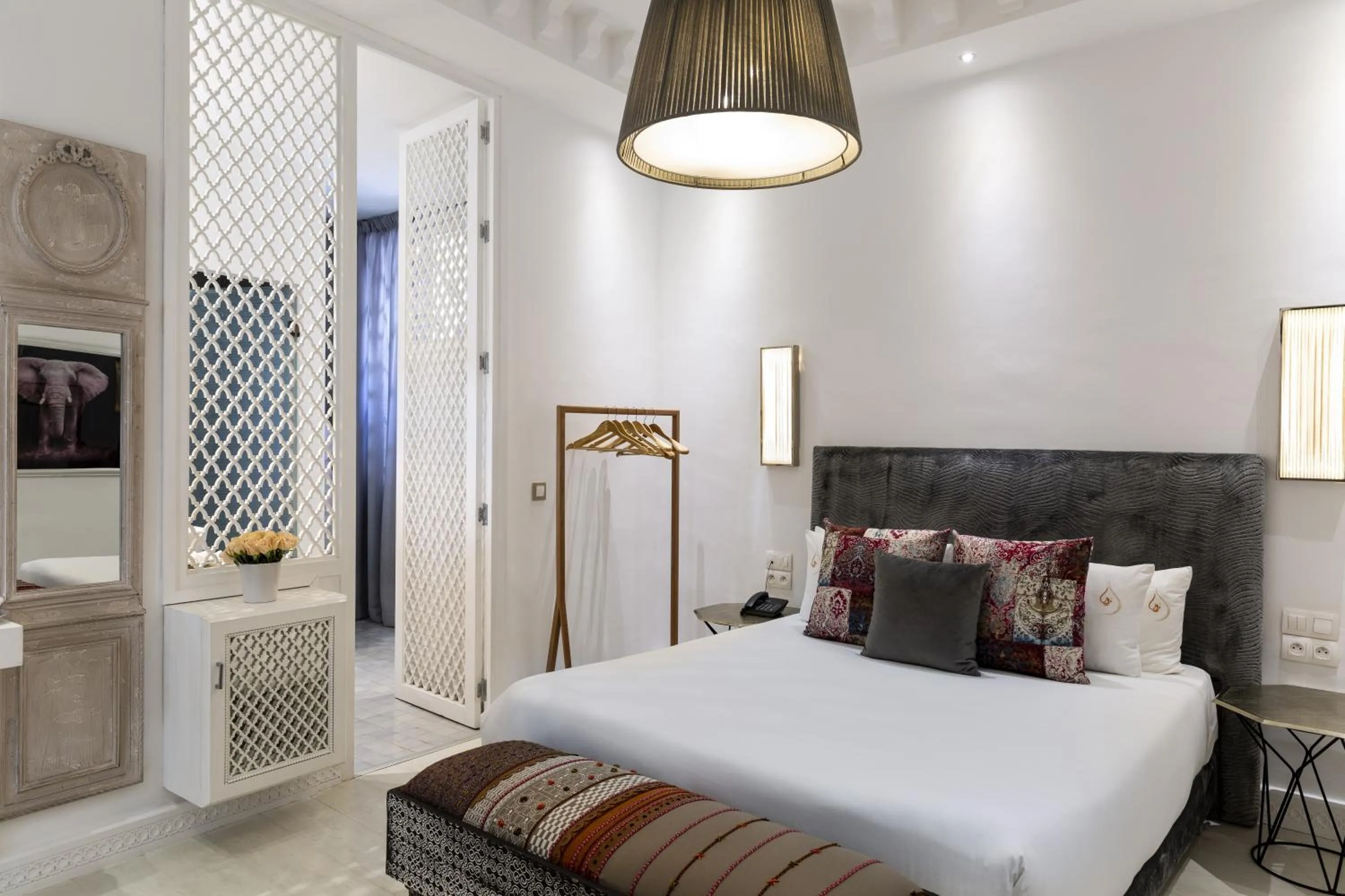 Photo of the whole room, Bed in Suite Azur Hotel